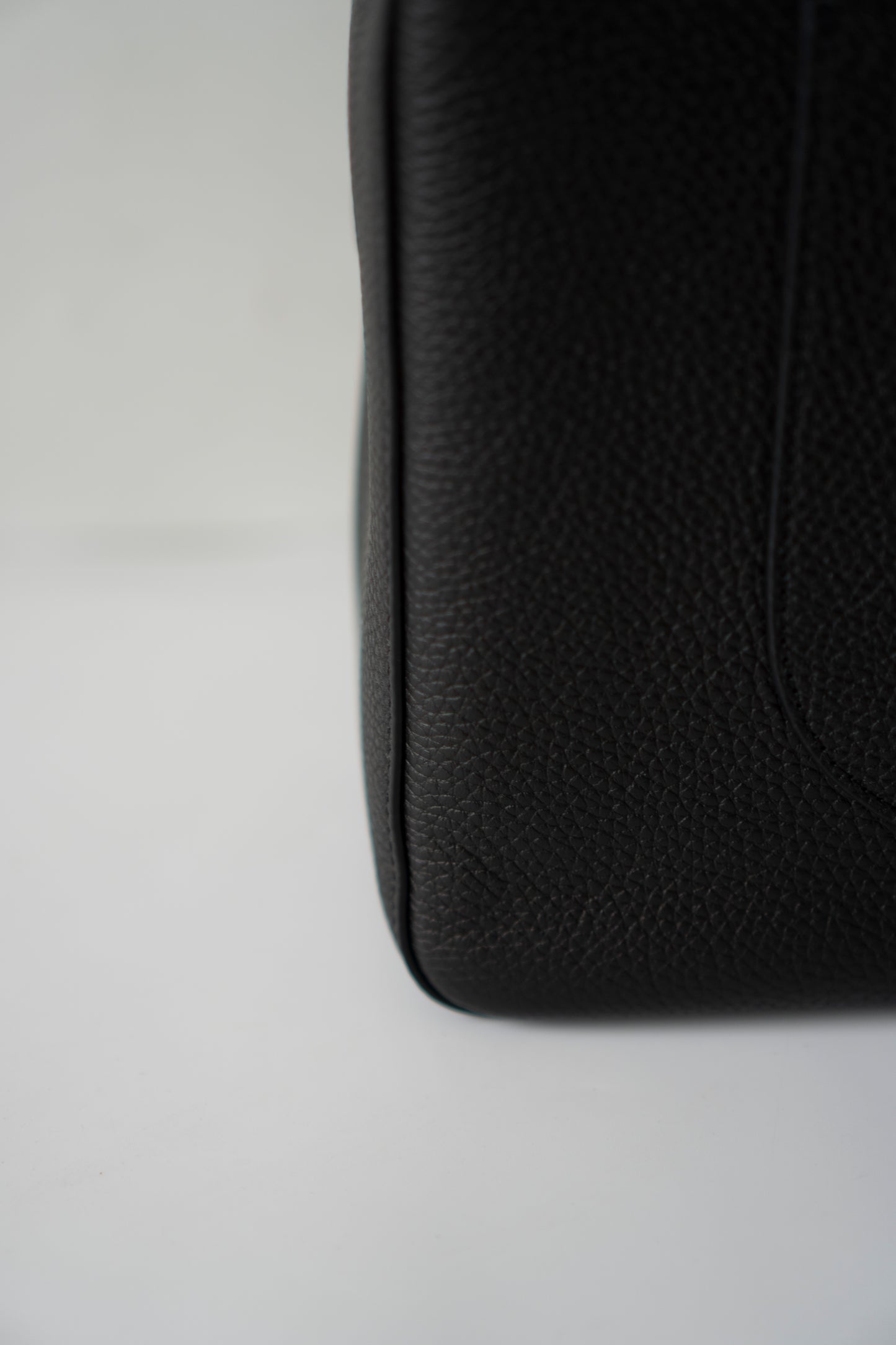 Maxi Flap Black Pebbled Calfskin Leather Silver Hardware