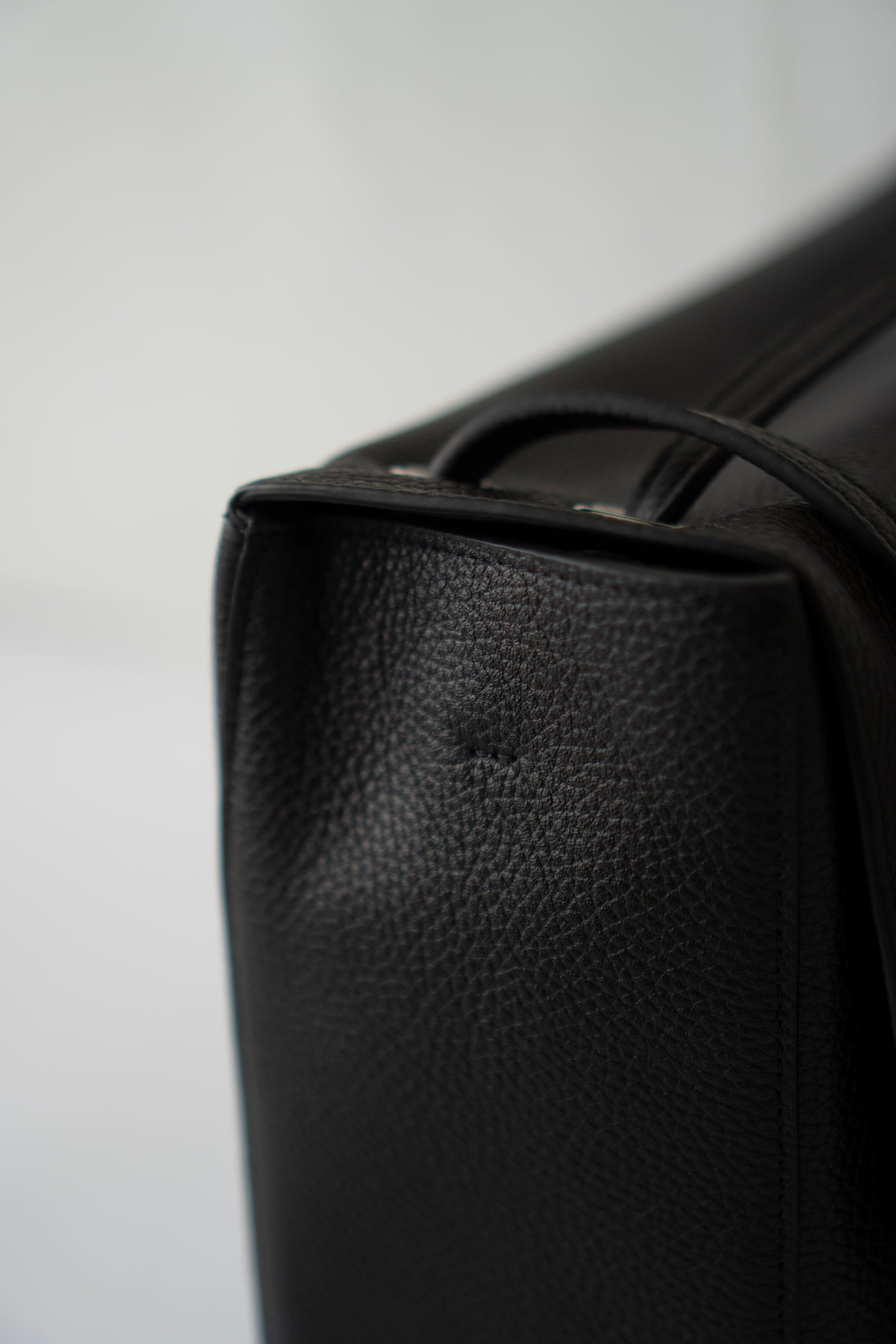 Maxi Flap Black Pebbled Calfskin Leather Silver Hardware