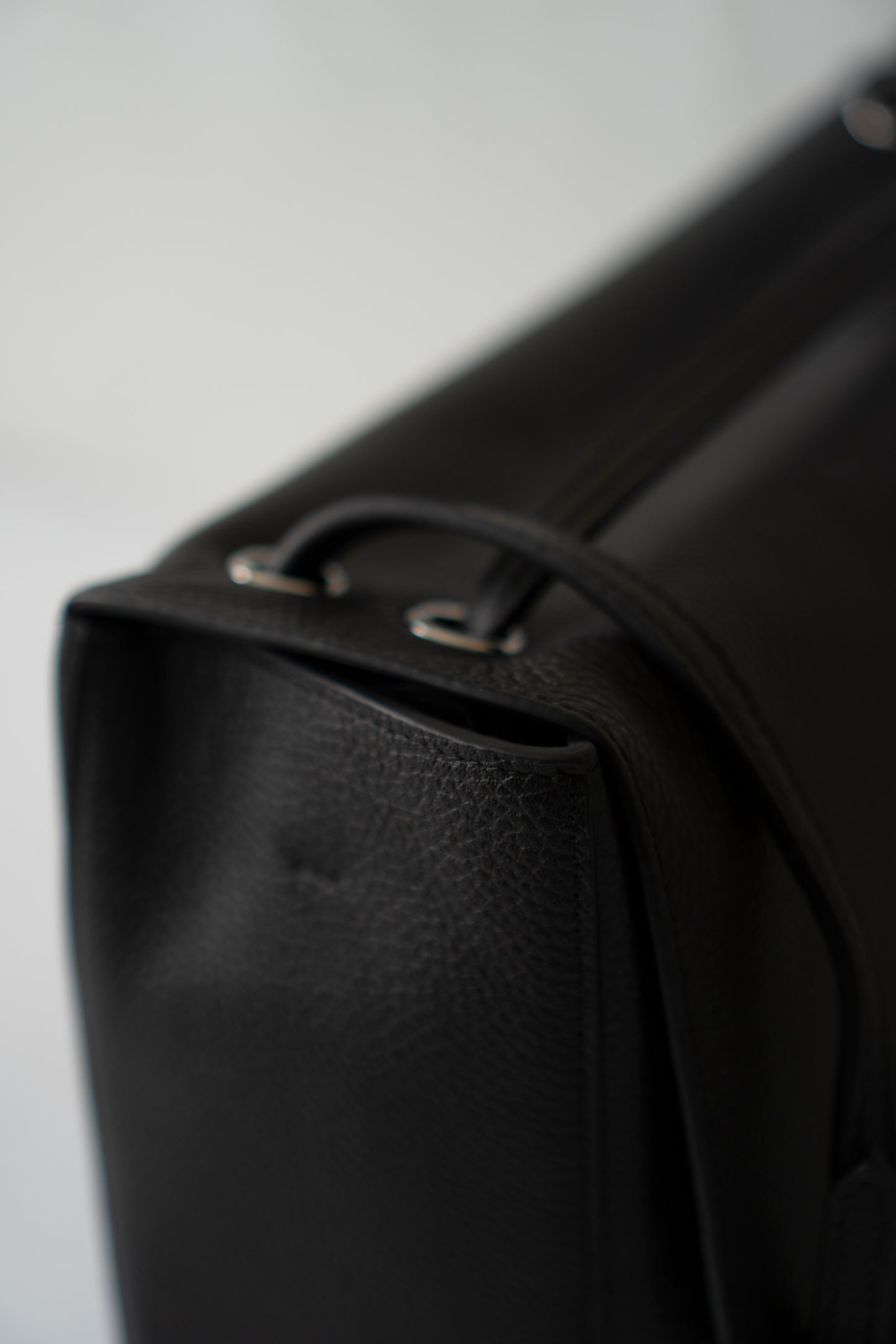 Maxi Flap Black Pebbled Calfskin Leather Silver Hardware