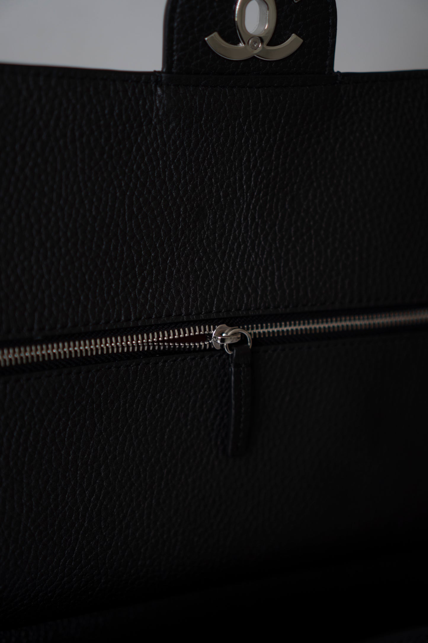 Maxi Flap Black Pebbled Calfskin Leather Silver Hardware