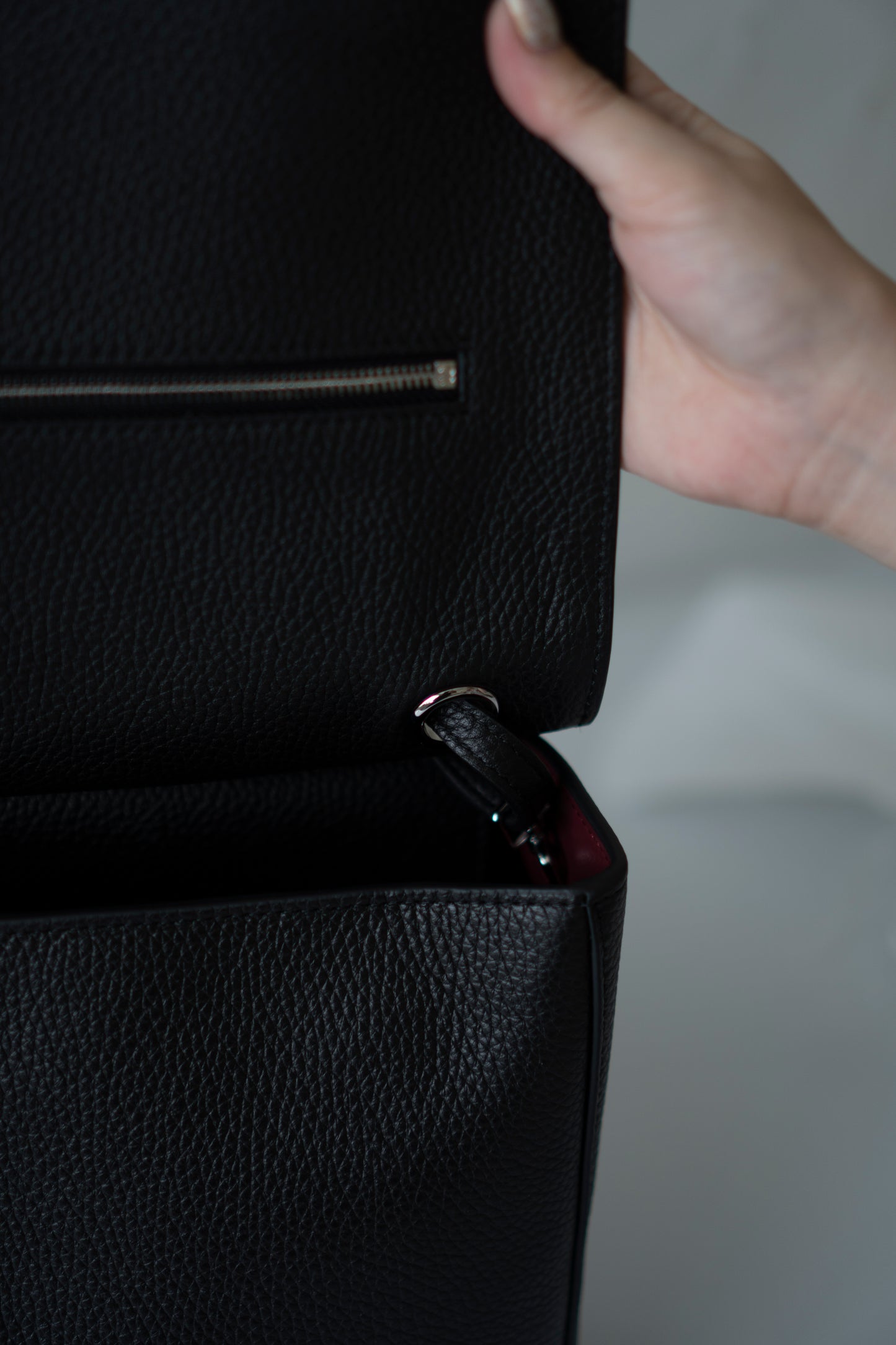Maxi Flap Black Pebbled Calfskin Leather Silver Hardware