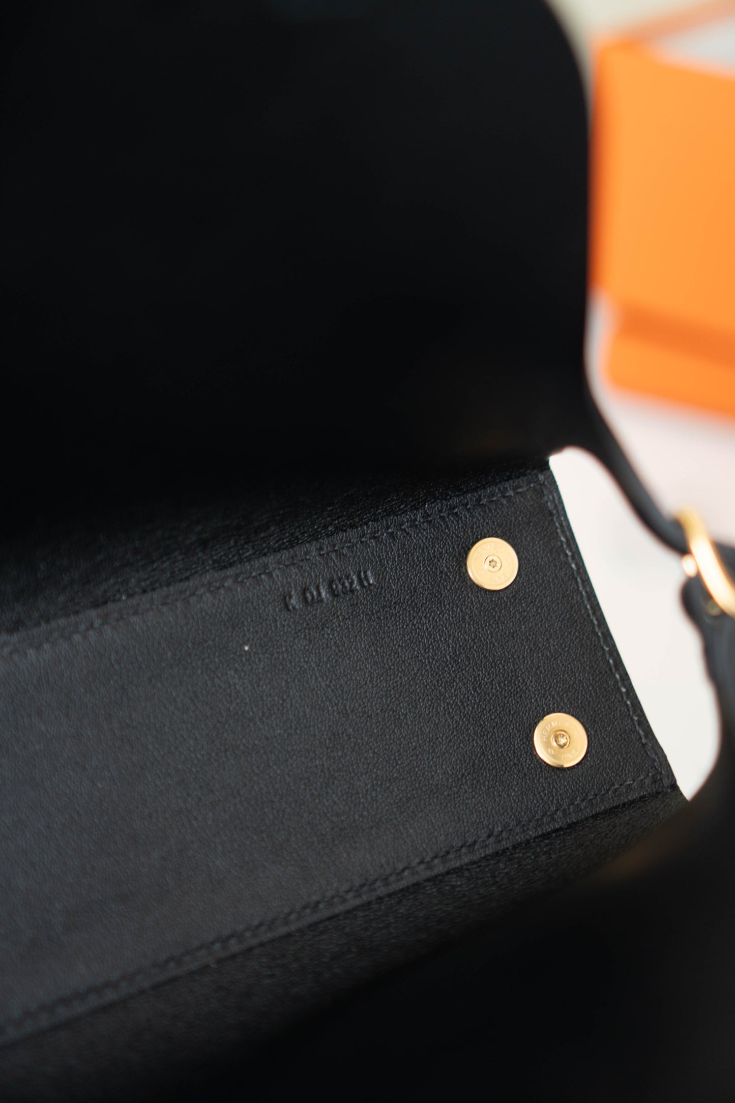 Tablier Shoulder Bag – Black Smooth Leather with Gold Hardware