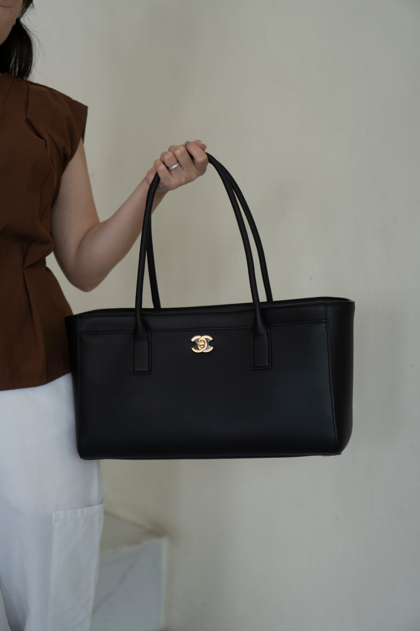 Archetype Small Shopping Tote (26S) – Black Calfskin with Gold Hardware