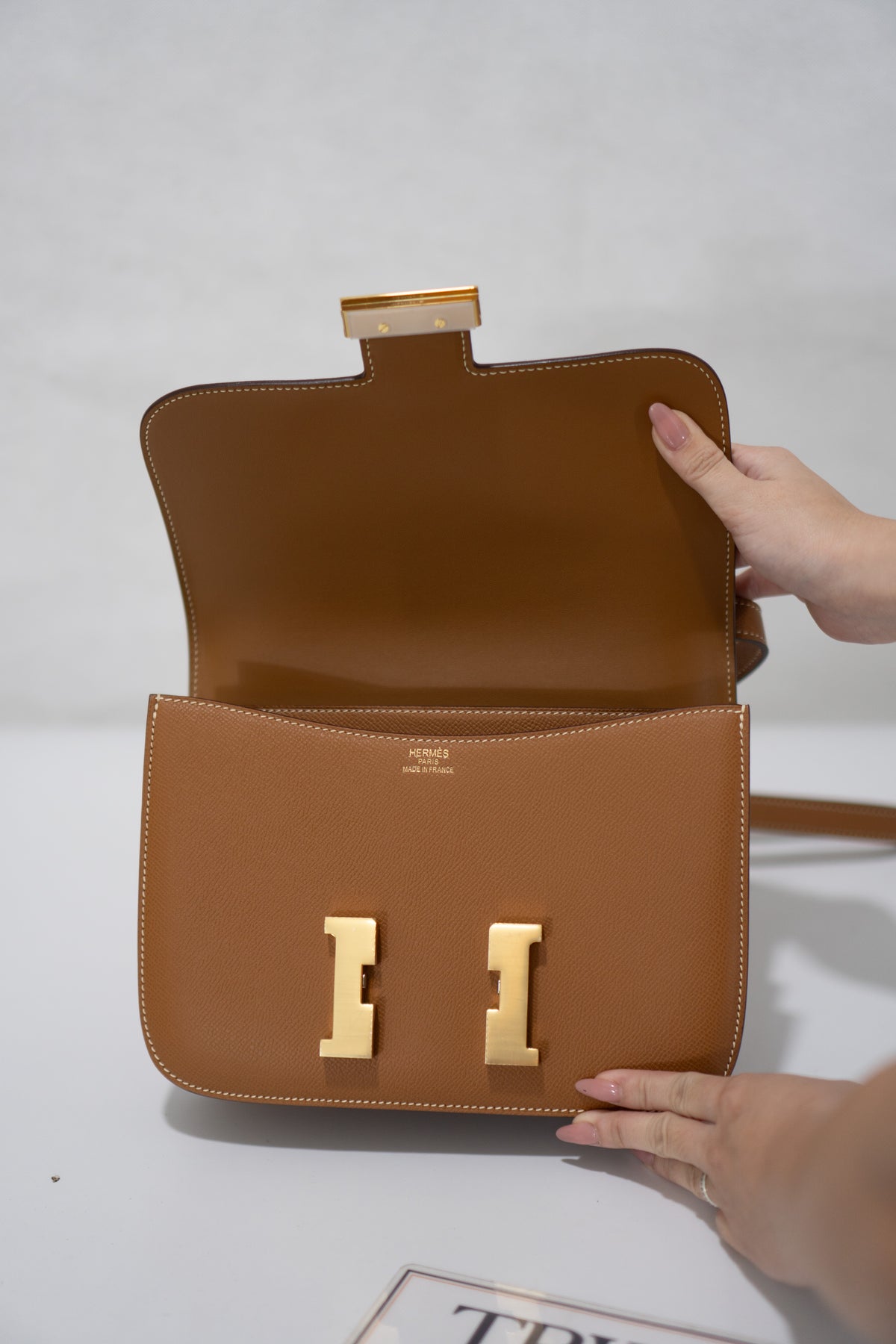 Constanc 23 – Gold Epsom Leather with Permabrass/Gold Hardware