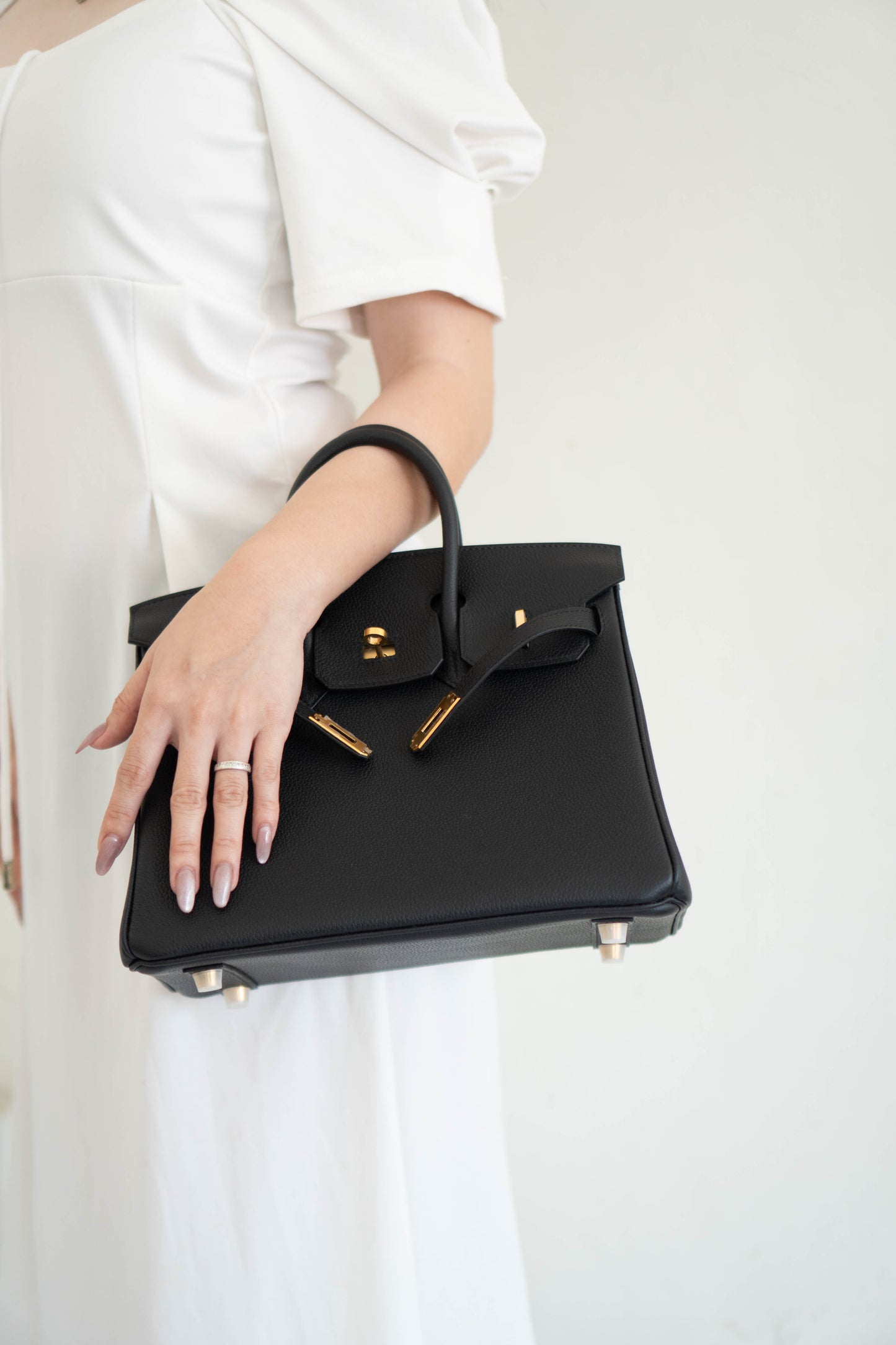 BK 25 – Noir Evercolor Leather with Gold Hardware
