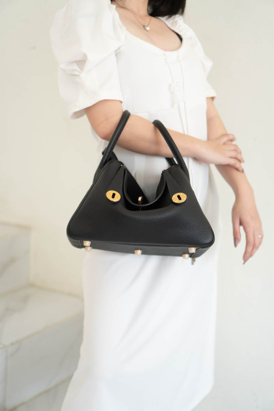 Lind 26 – Black Clemence Leather with Gold Hardware