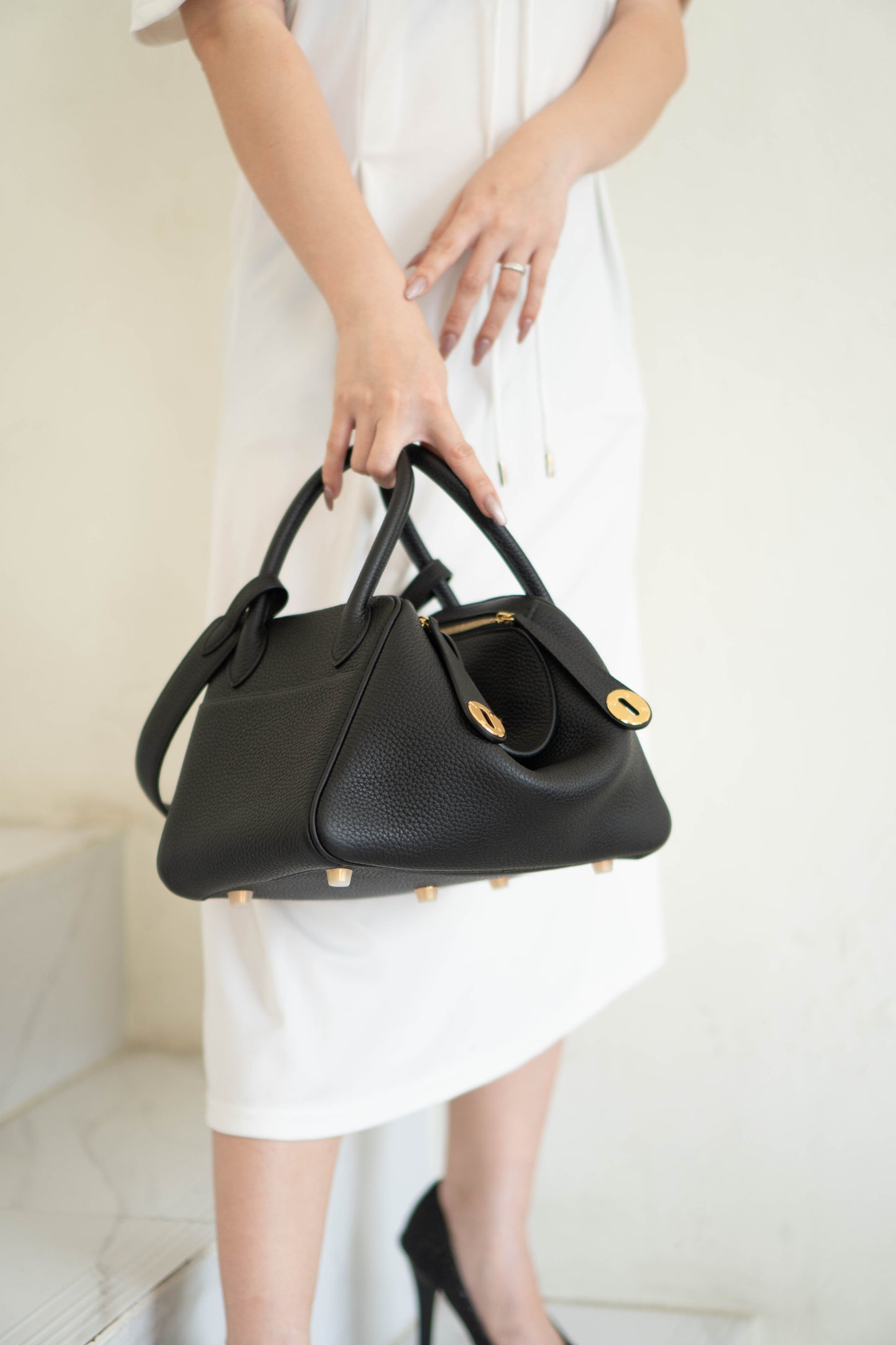 Lind 26 – Black Clemence Leather with Gold Hardware