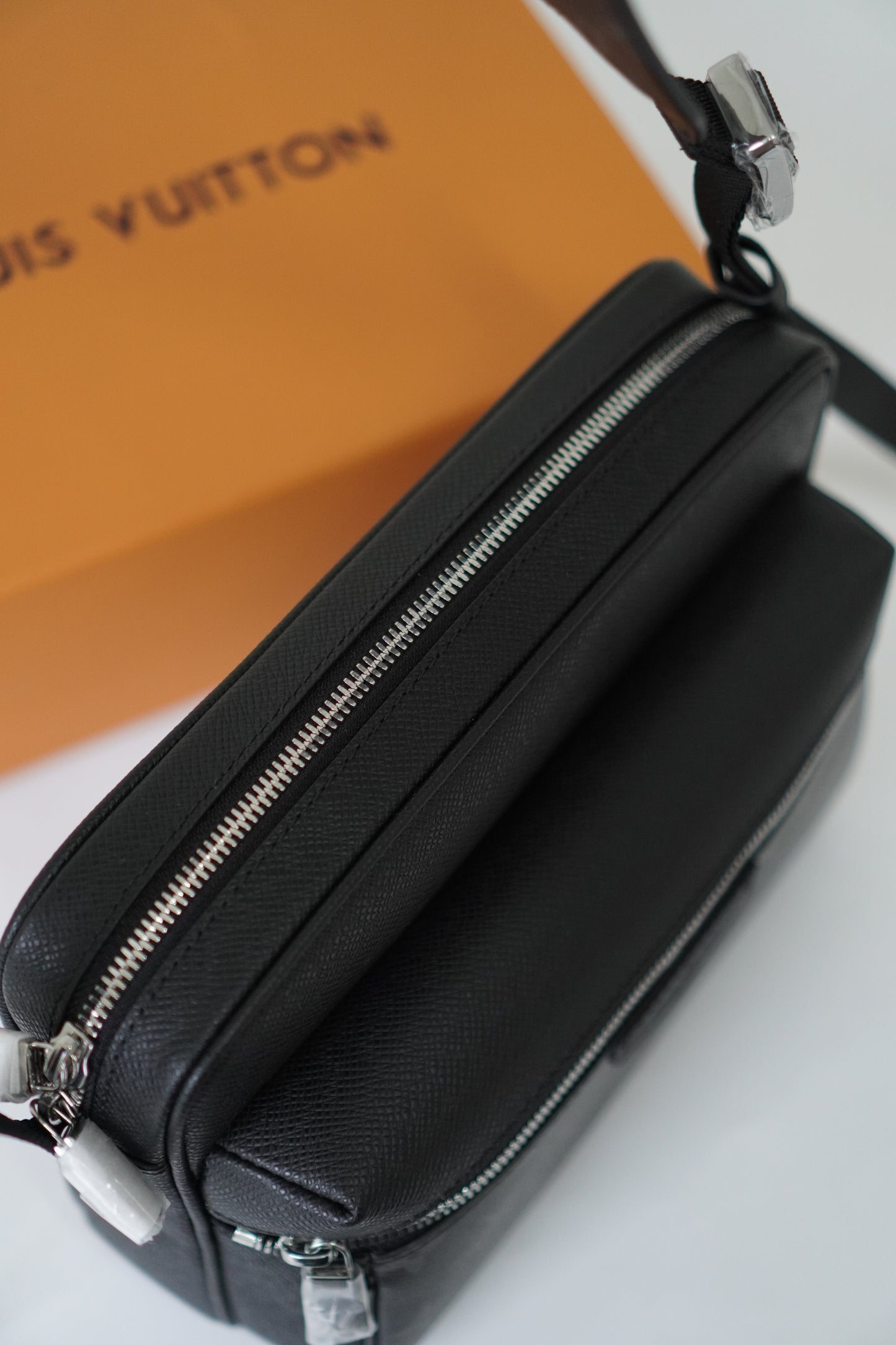 LV Outdoor Messenger