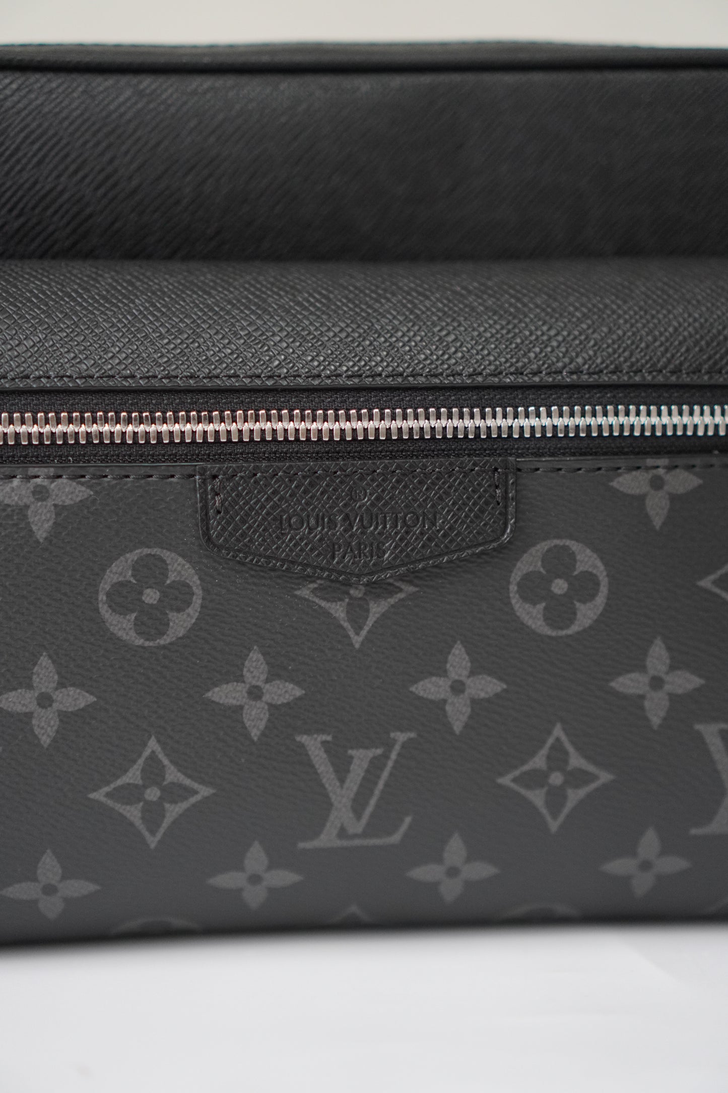 LV Outdoor Messenger