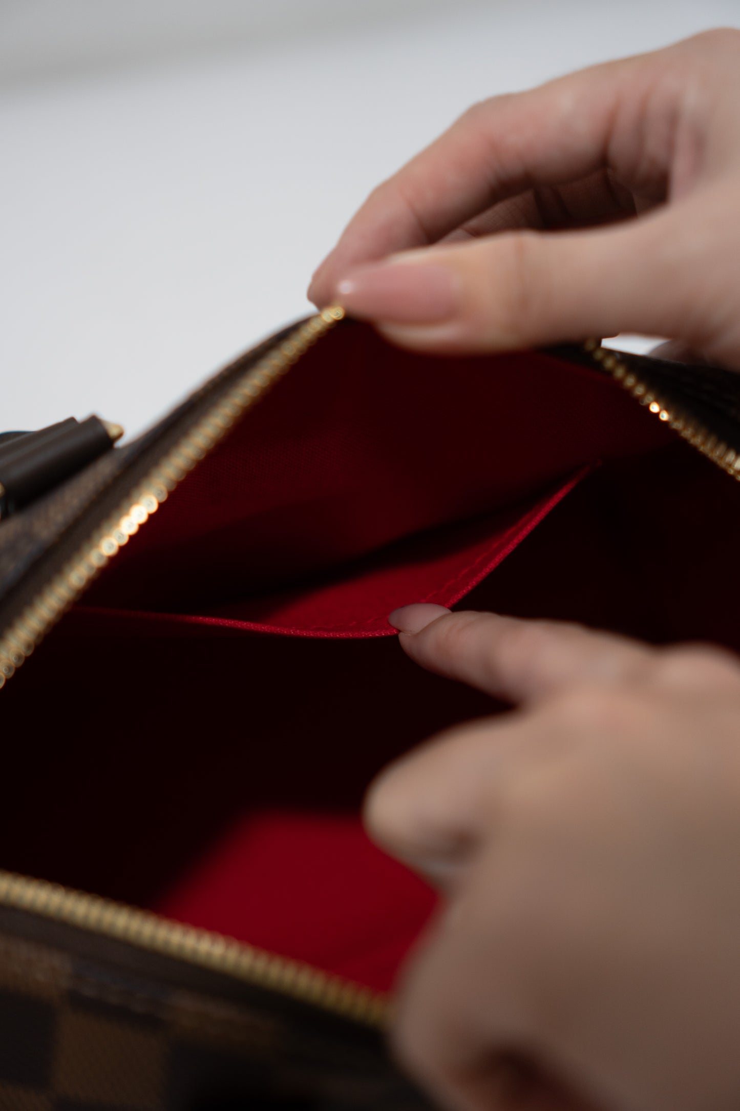 Checkerboard Speedy Bandoulière 20 – Dark Brown Coated Canvas with Gold Hardware