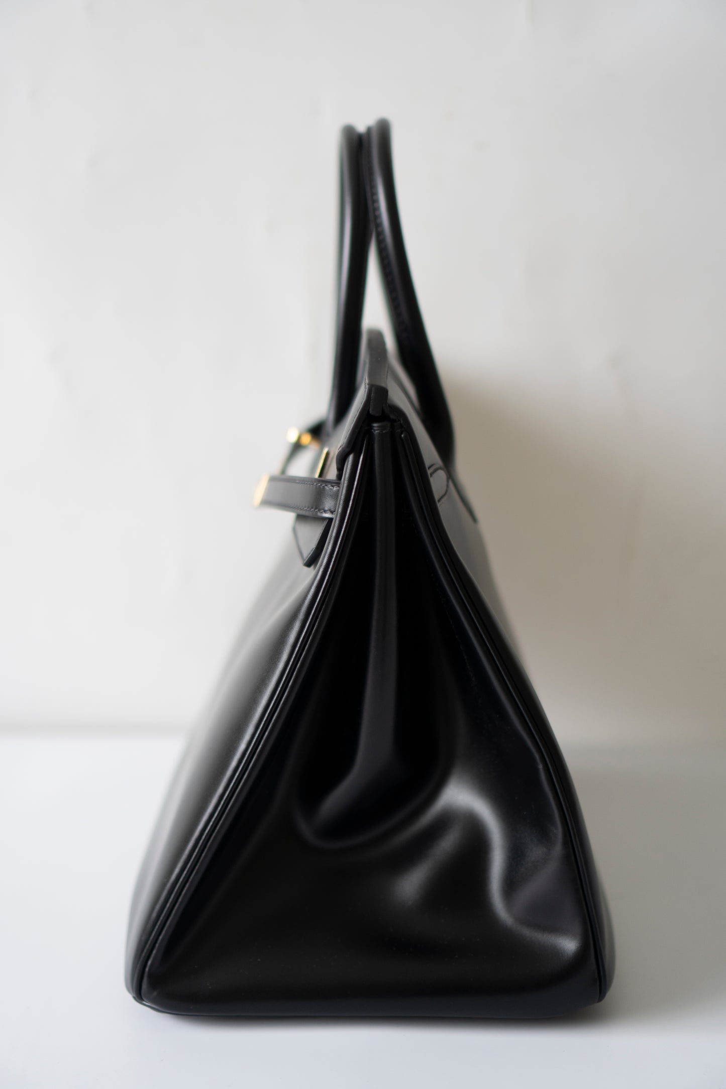 Birkin 40 – Black Box Leather with Gold Hardware