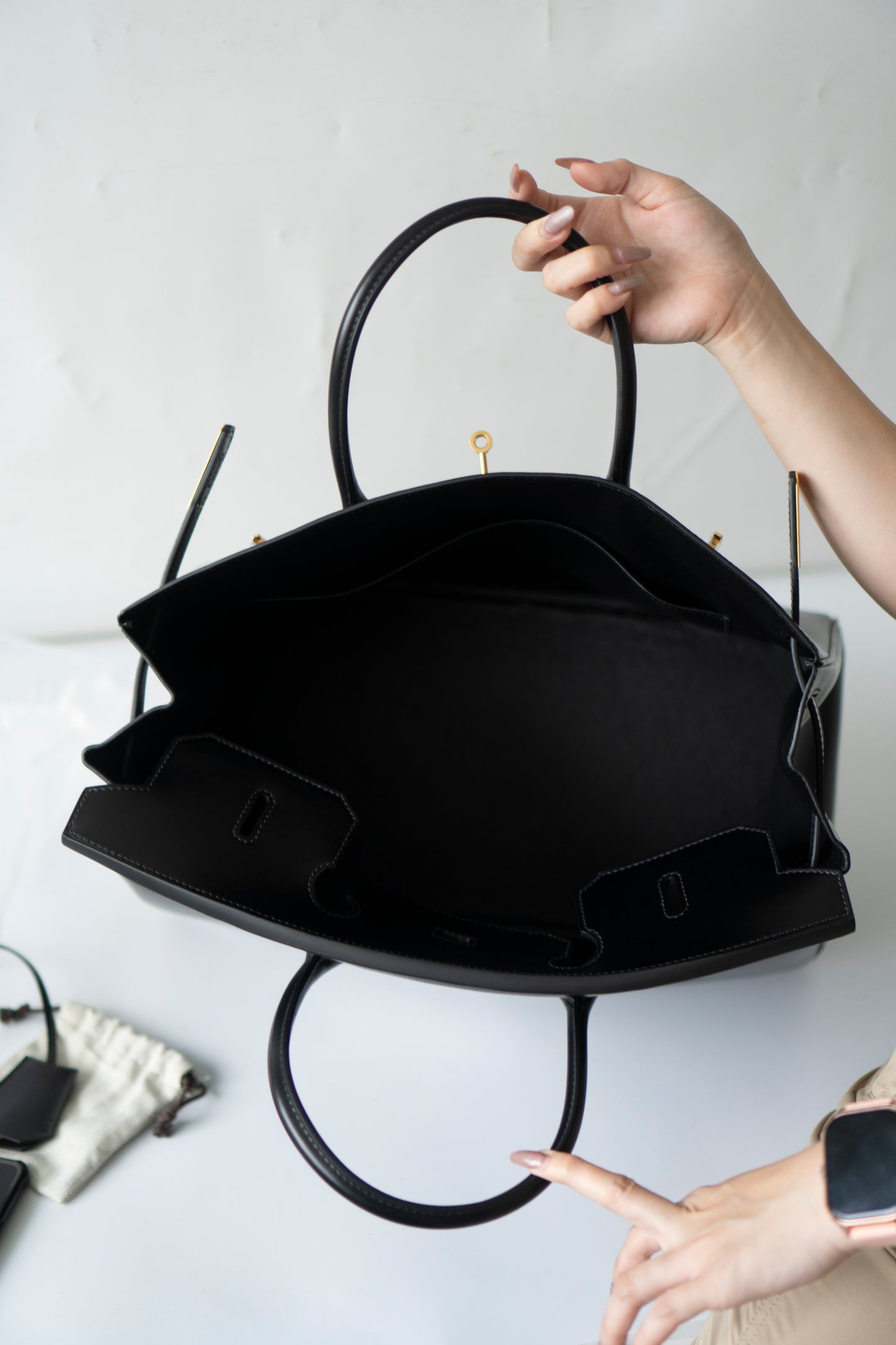 Birkin 40 – Black Box Leather with Gold Hardware