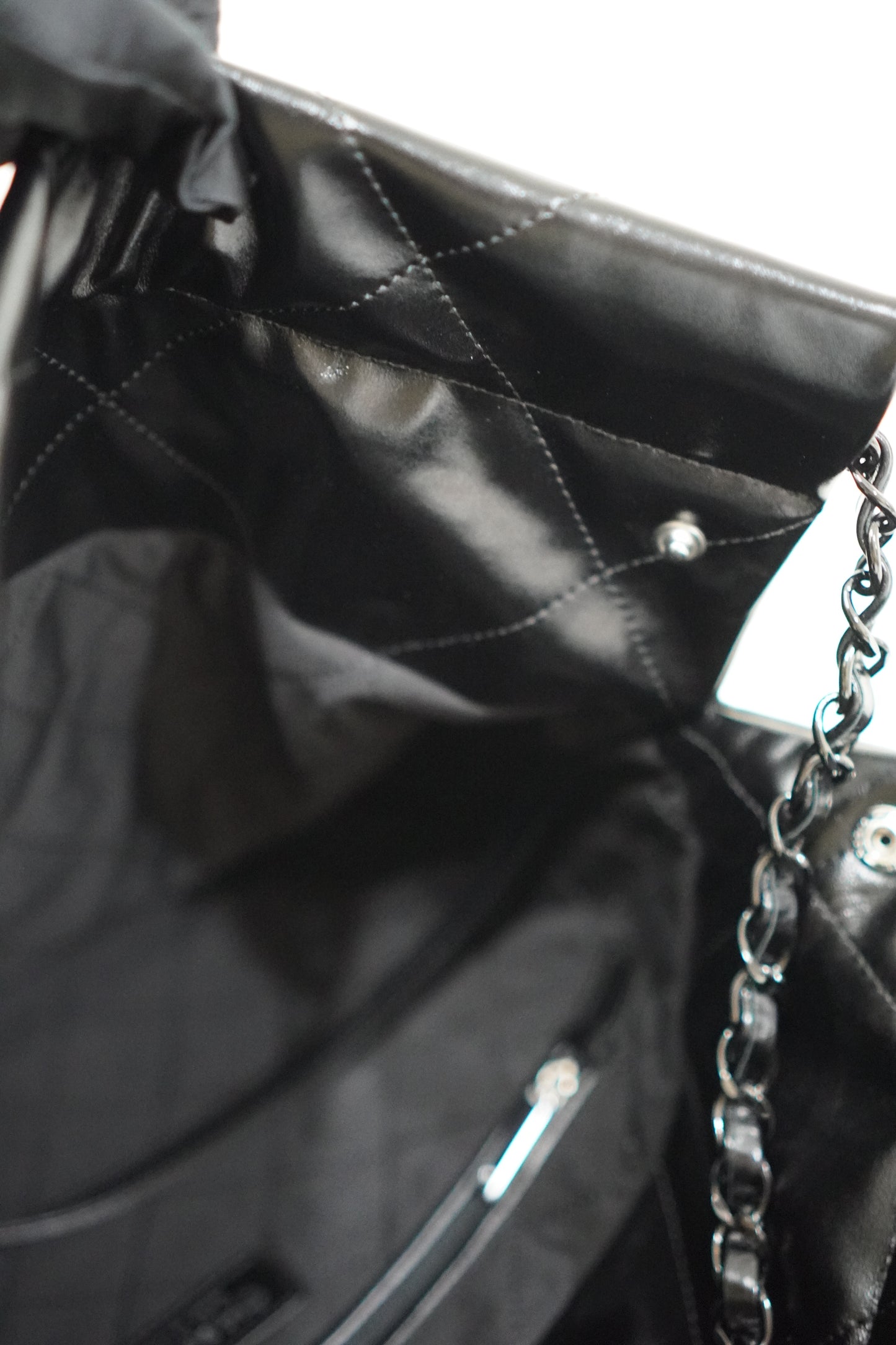 C22 So Black Handbag Small
