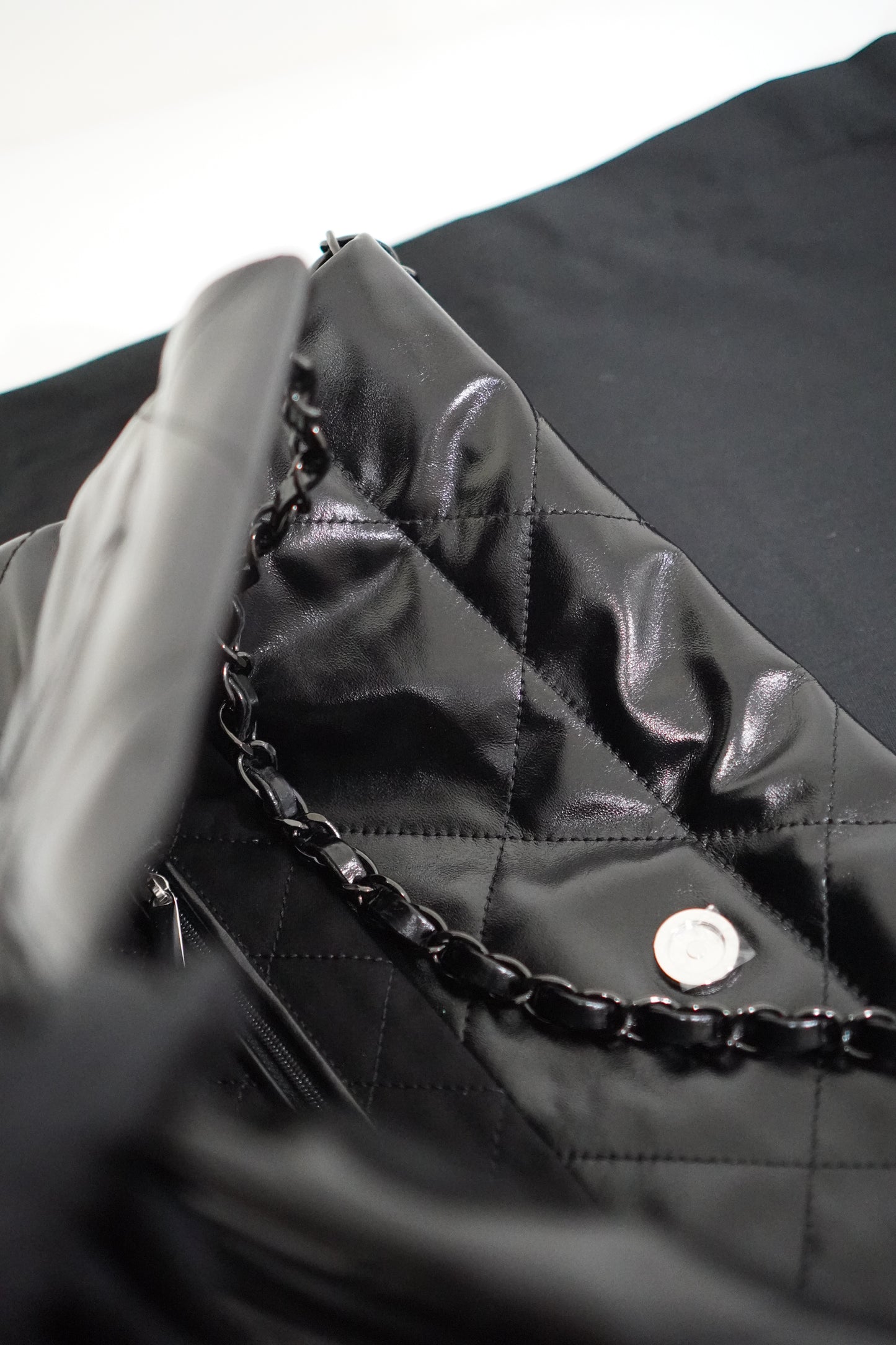 C22 So Black Handbag Small