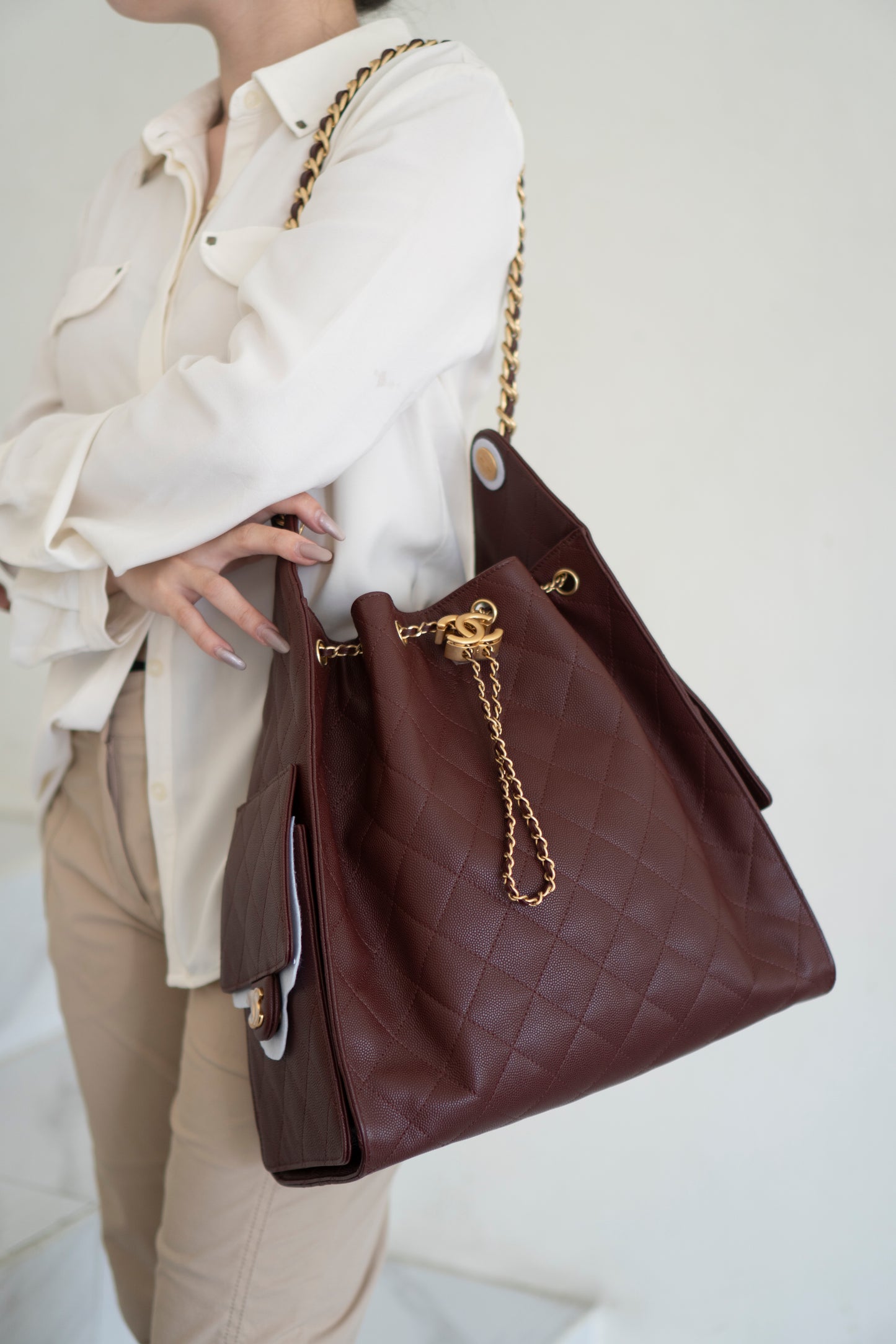 C25 Medium – Burgundy Caviar with Gold Hardware