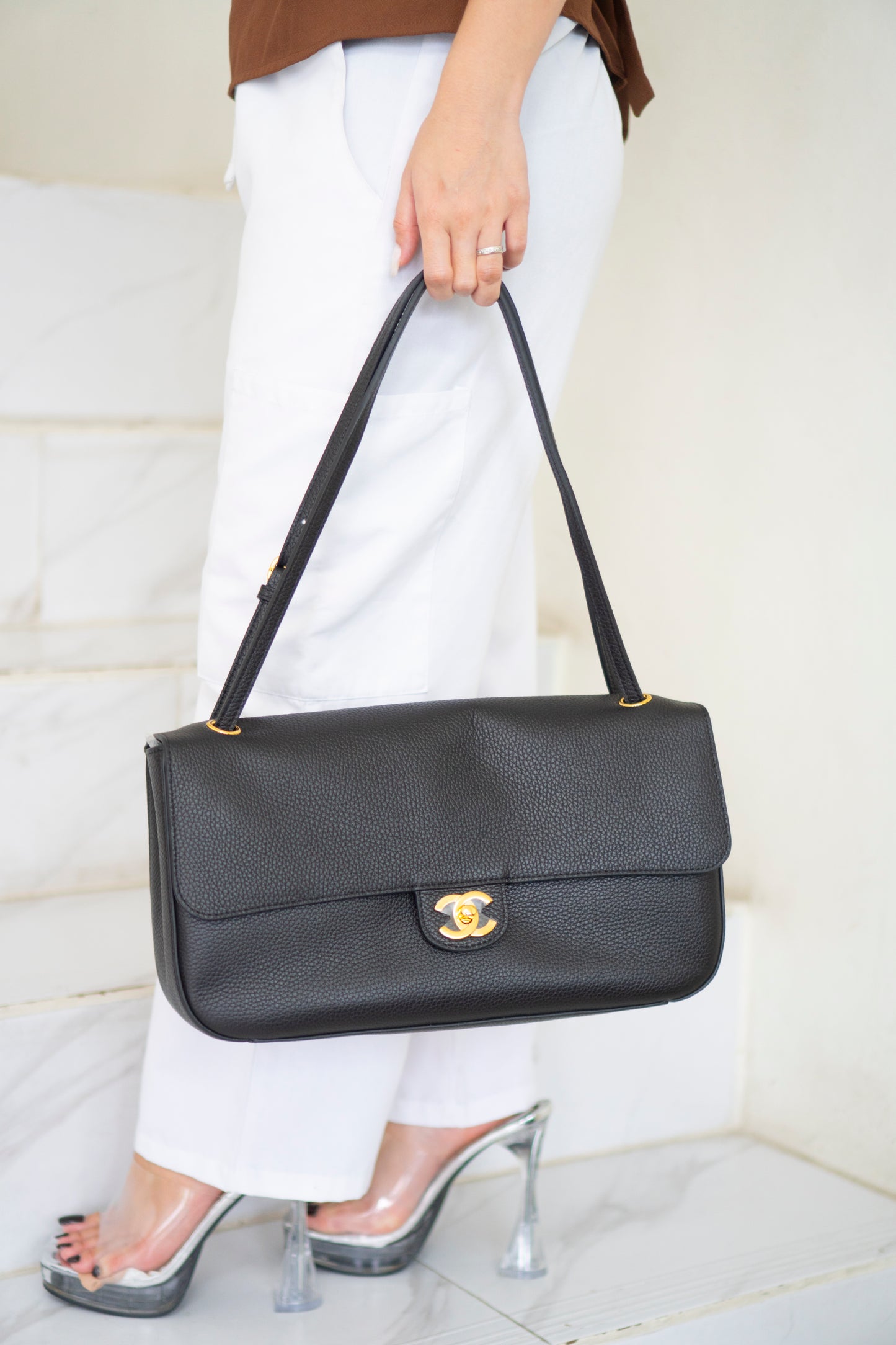 26S Souplissimo Jumbo Flap – Black Grained Calfskin with Gold Hardware