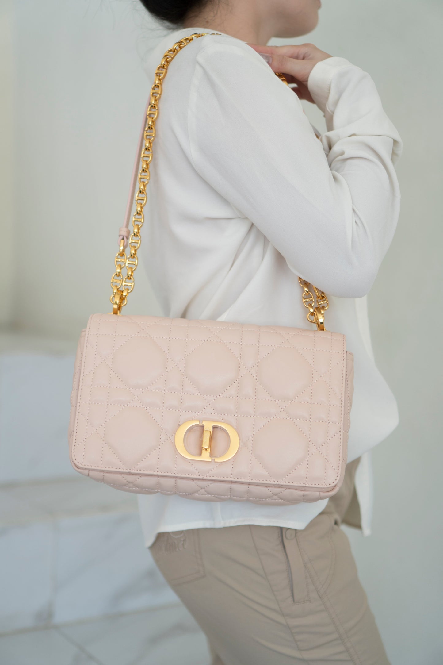 Caro Medium – Powder Beige Lambskin with Gold Hardware