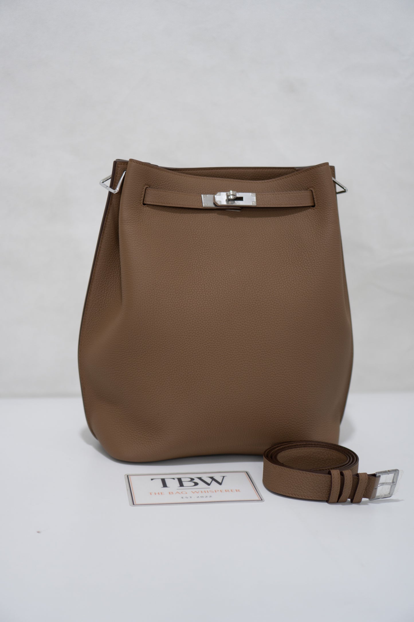 So Kelly 26 – Beige Weimar Clemence Leather with Palladium Hardware