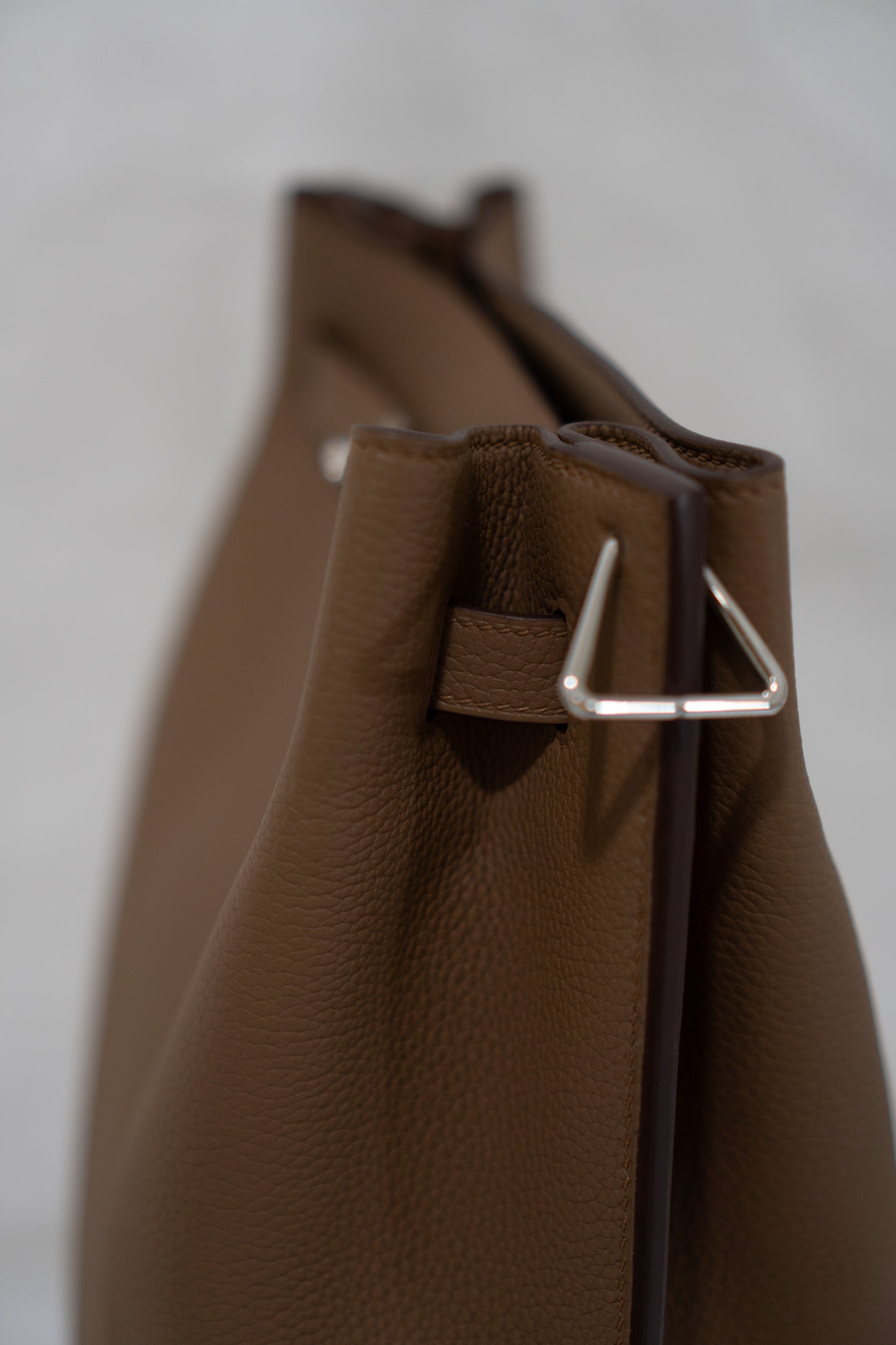 So Kelly 26 – Beige Weimar Clemence Leather with Palladium Hardware