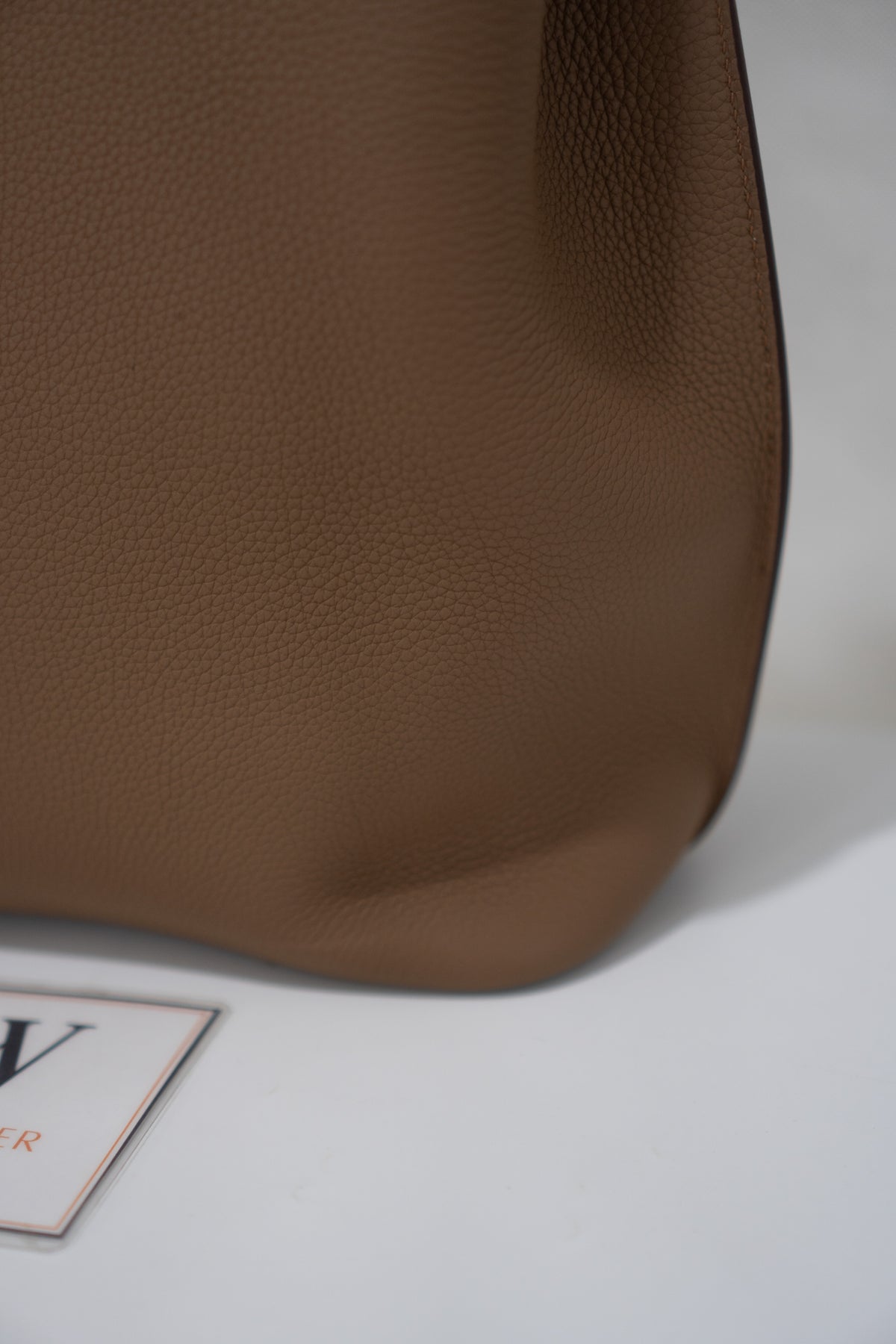 So Kelly 26 – Beige Weimar Clemence Leather with Palladium Hardware