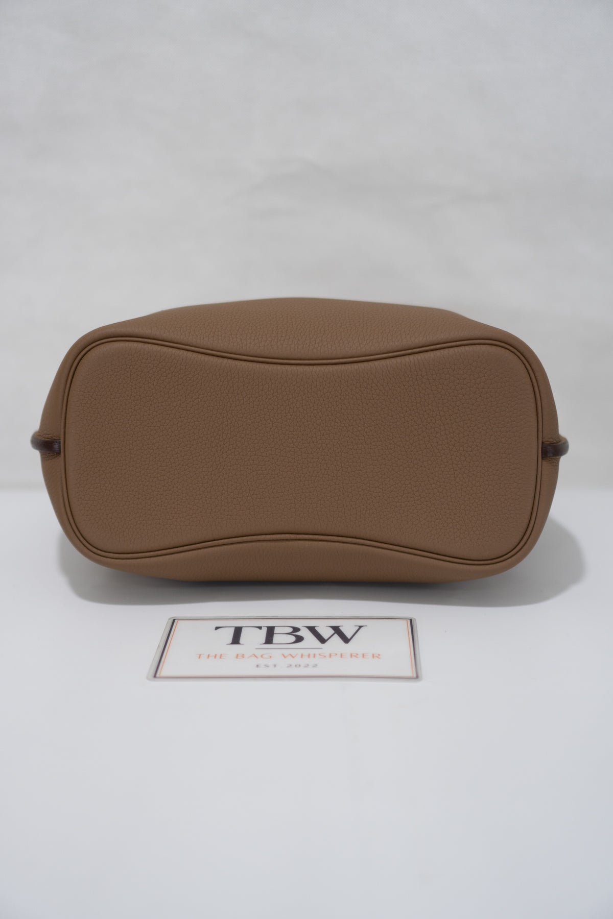 So Kelly 26 – Beige Weimar Clemence Leather with Palladium Hardware
