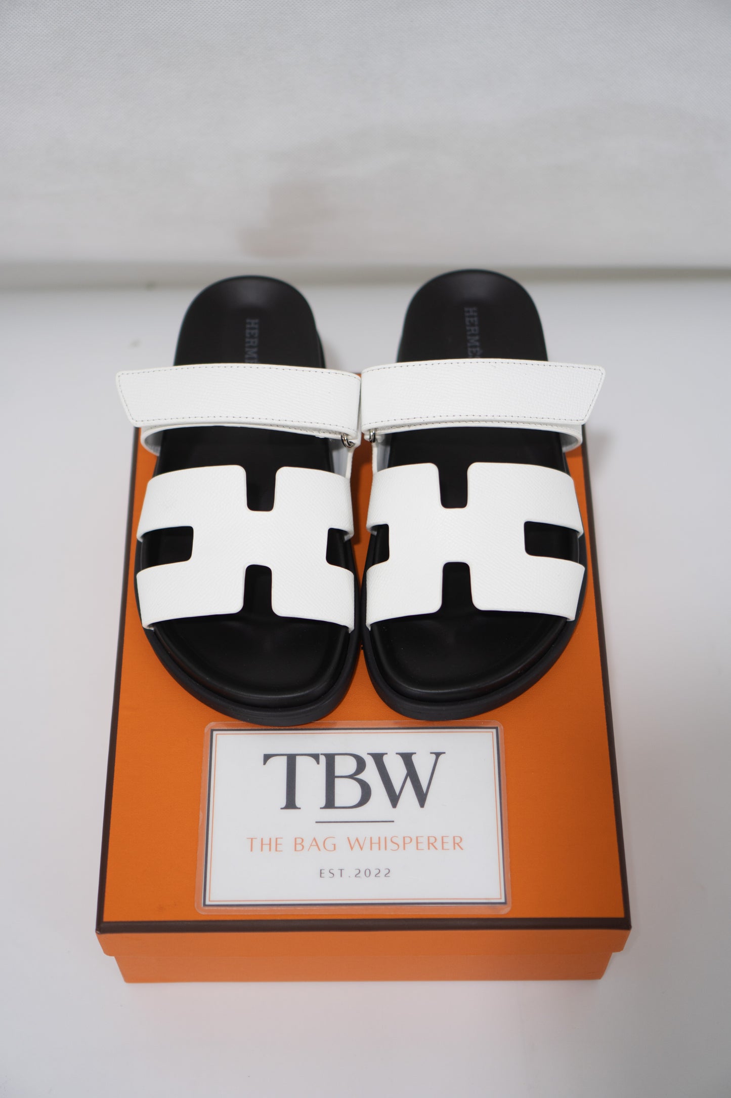Chypre Sandal – White Epsom Leather & Black Molded Sole