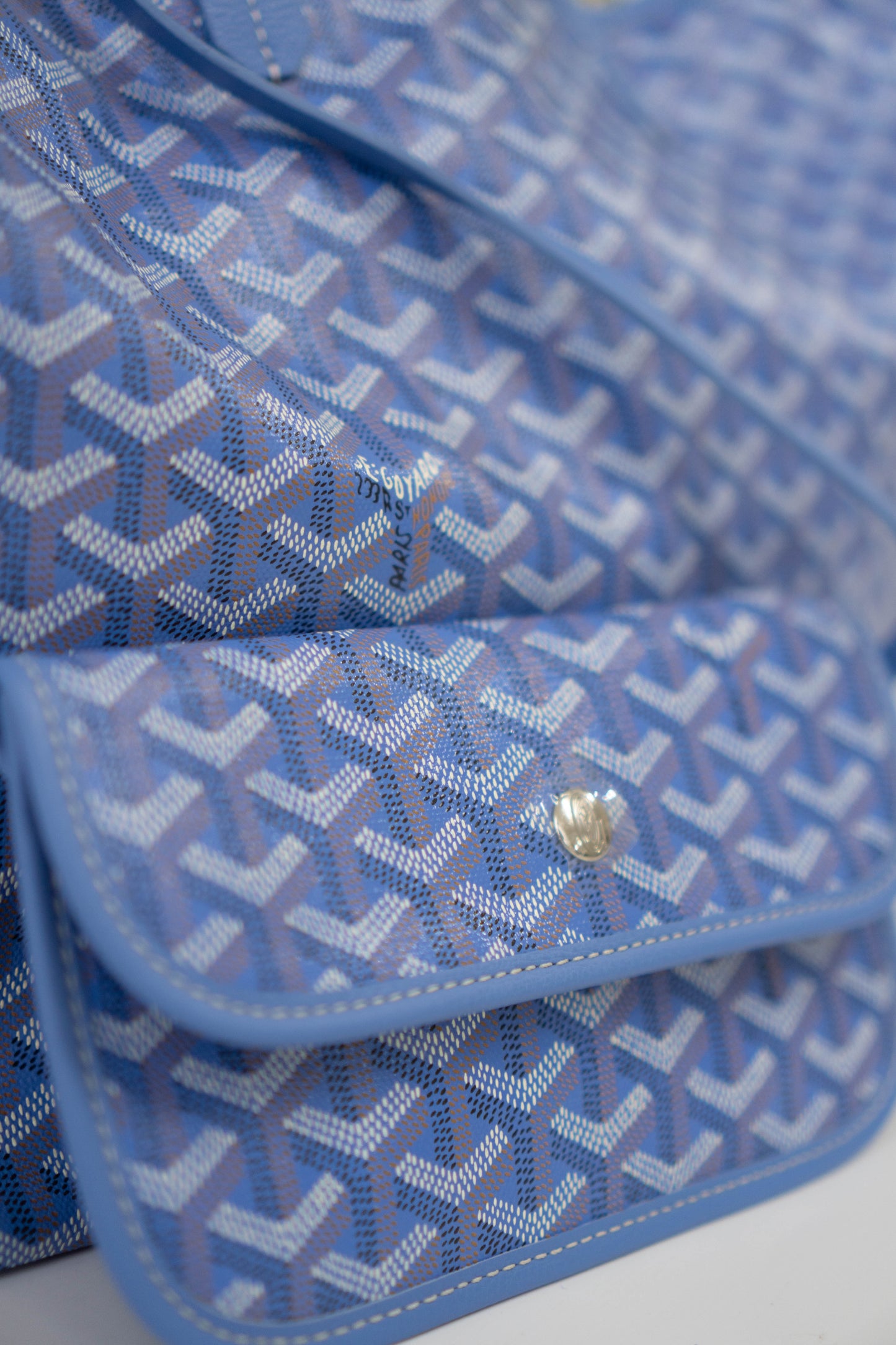 Saint Louis PM tote in Vibrant Sky Blue