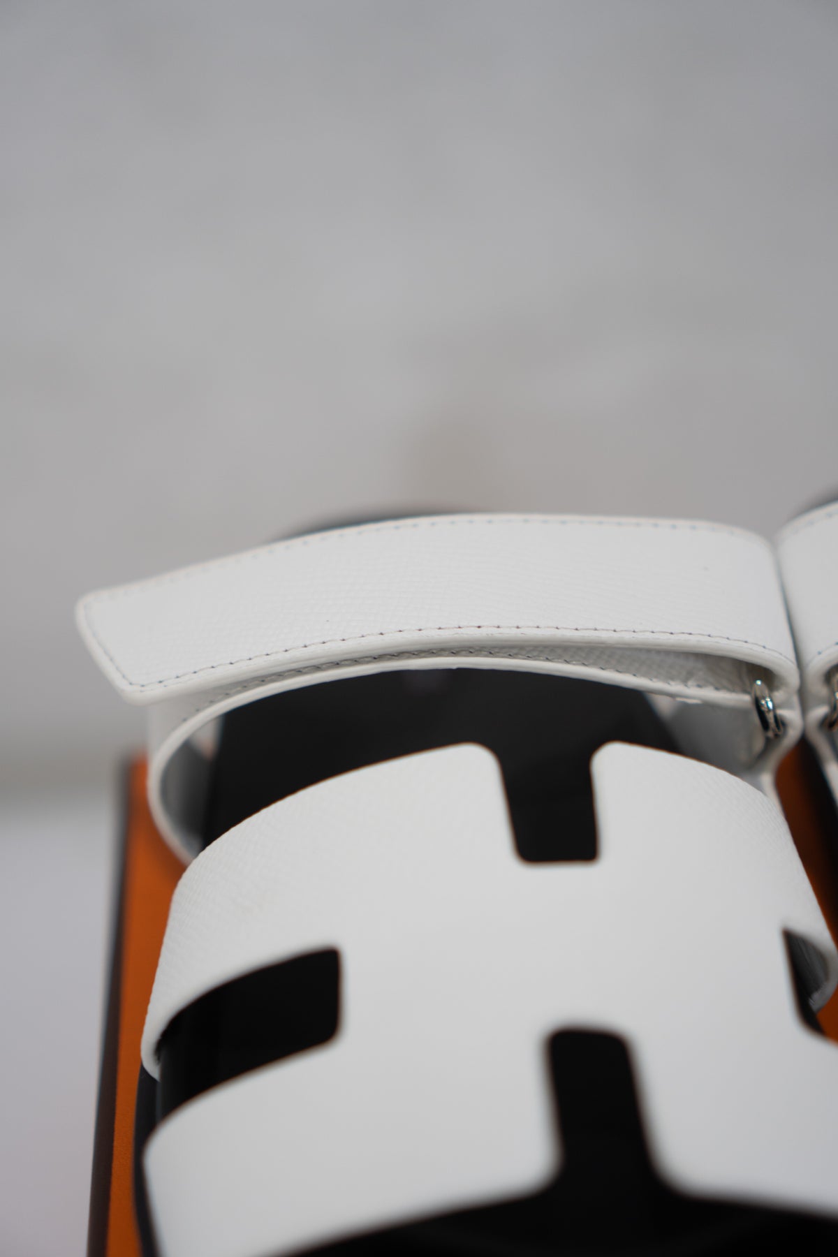 Chypre Sandal – White Epsom Leather & Black Molded Sole