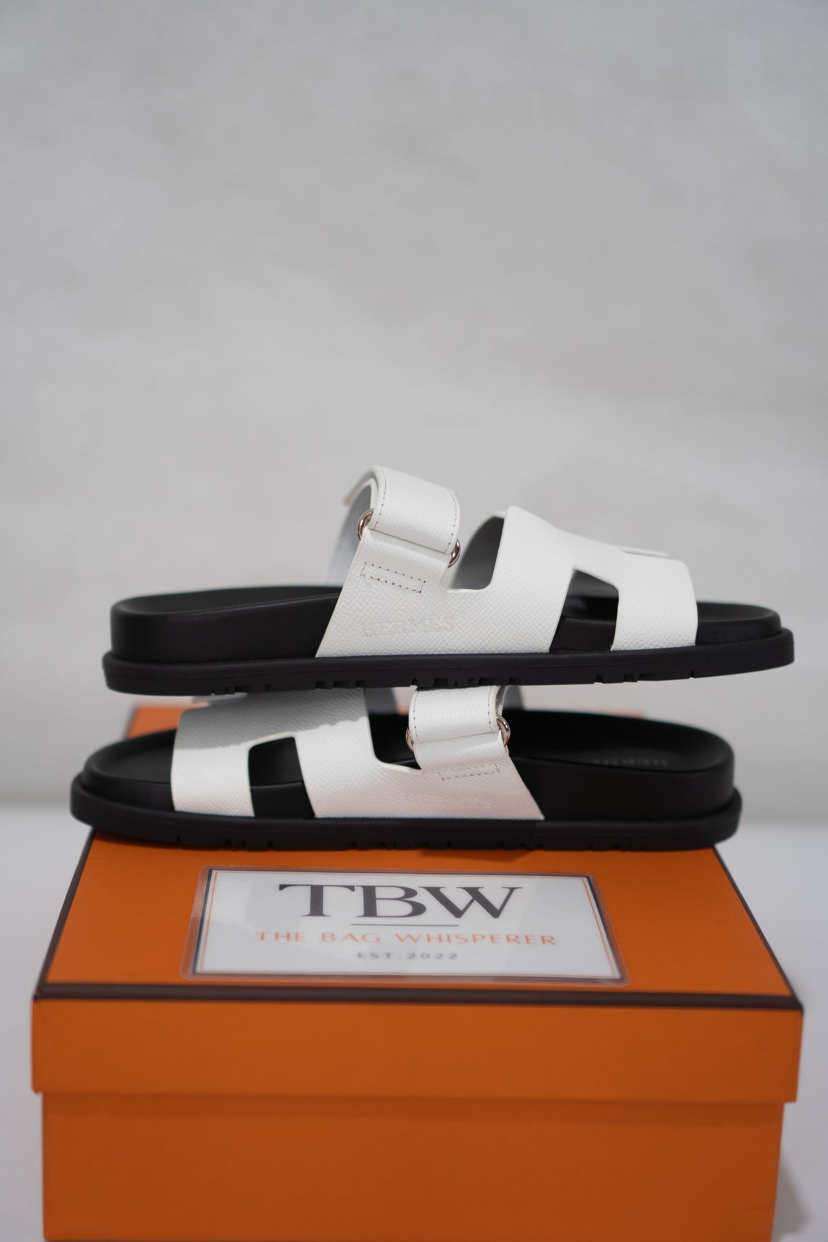 Chypre Sandal – White Epsom Leather & Black Molded Sole