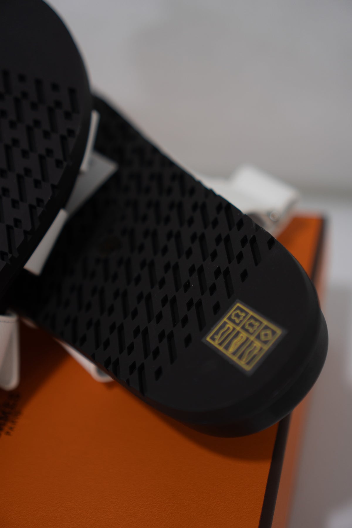 Chypre Sandal – White Epsom Leather & Black Molded Sole