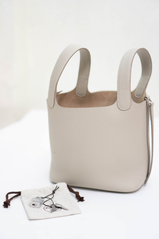 Pico 18 Beton in Clemence leather