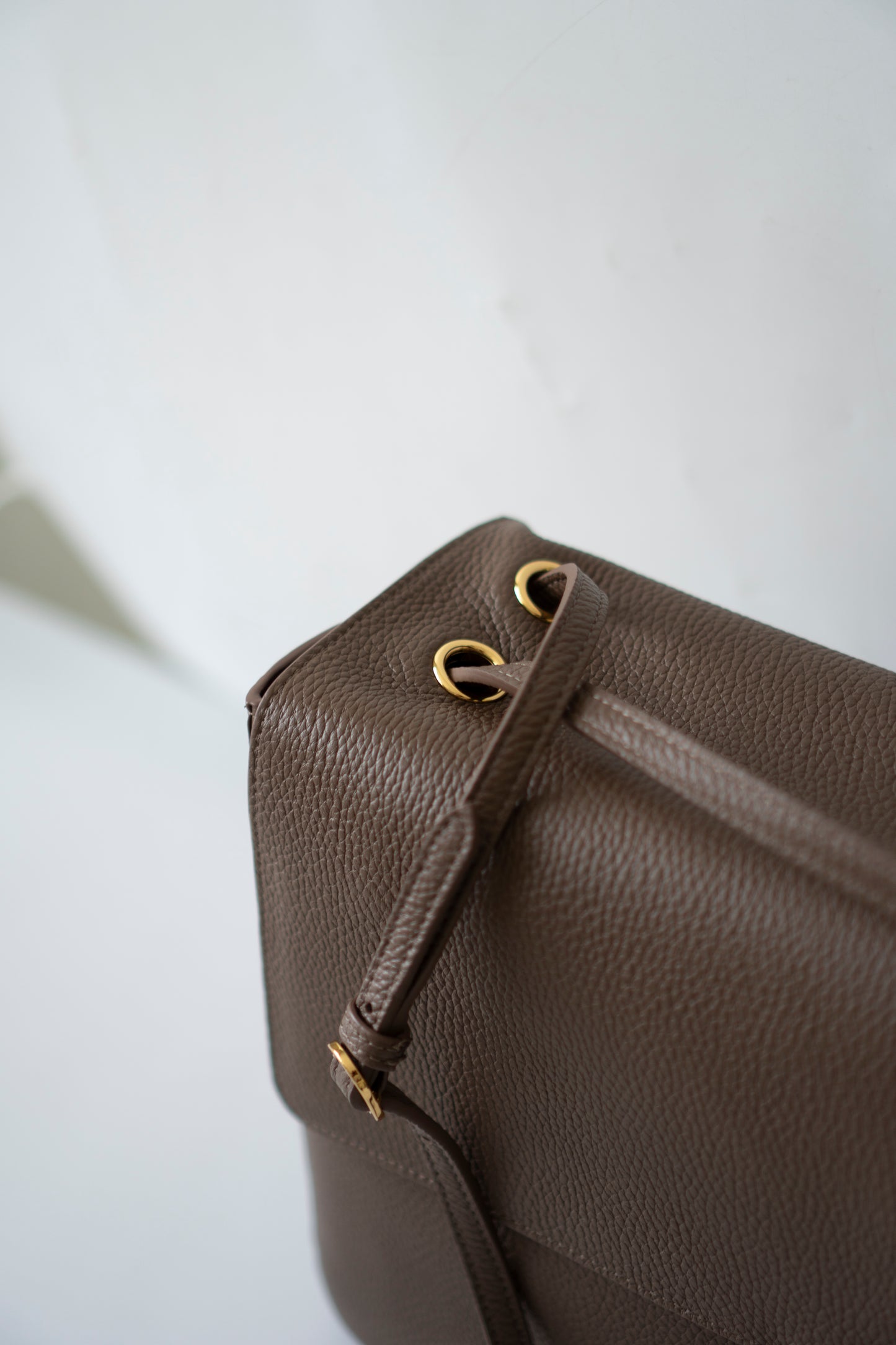 Maxi Flap 26S Souplissimo Flap Bag – Taupe Light Brown Caviar