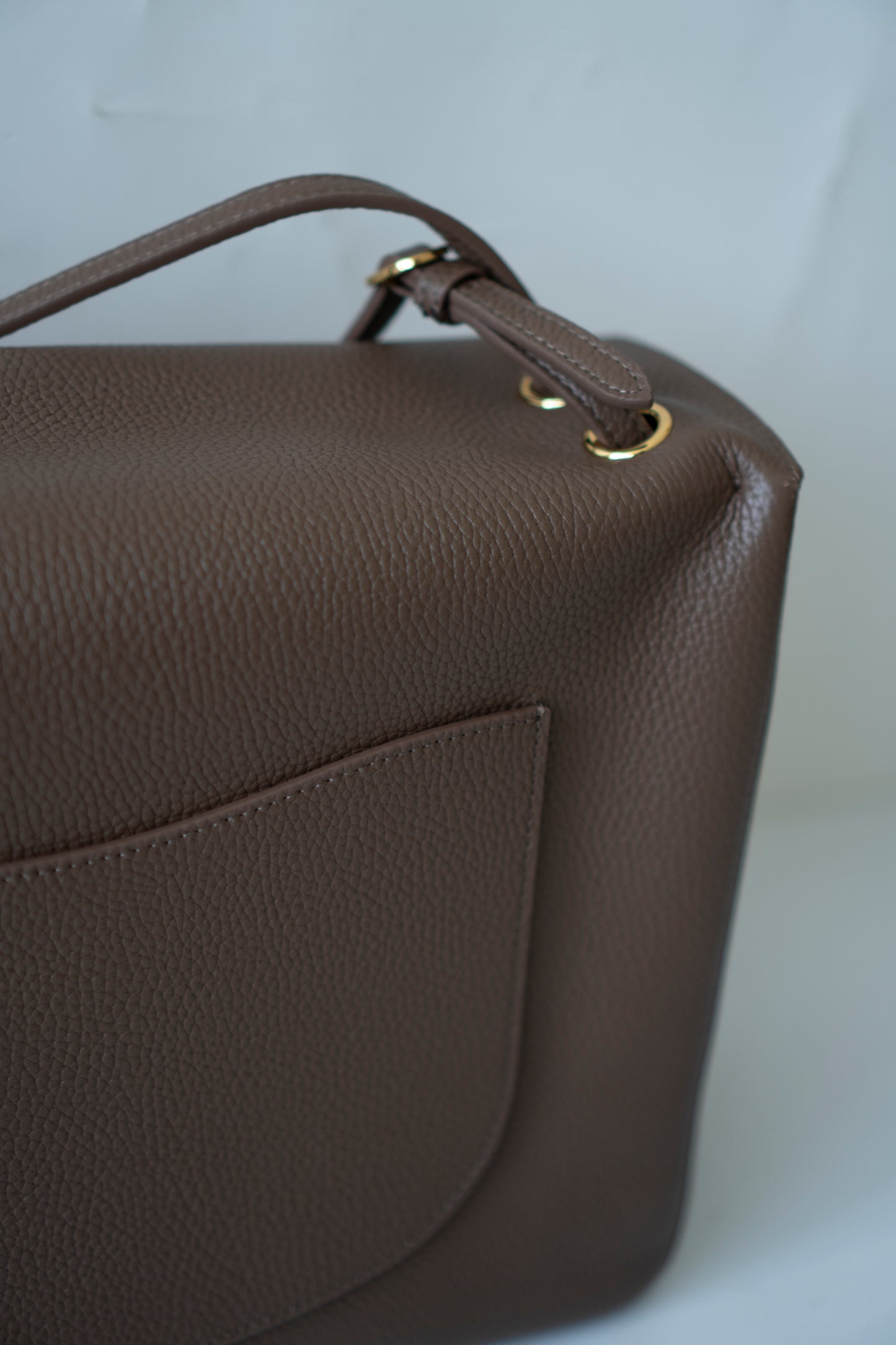 Maxi Flap 26S Souplissimo Flap Bag – Taupe Light Brown Caviar