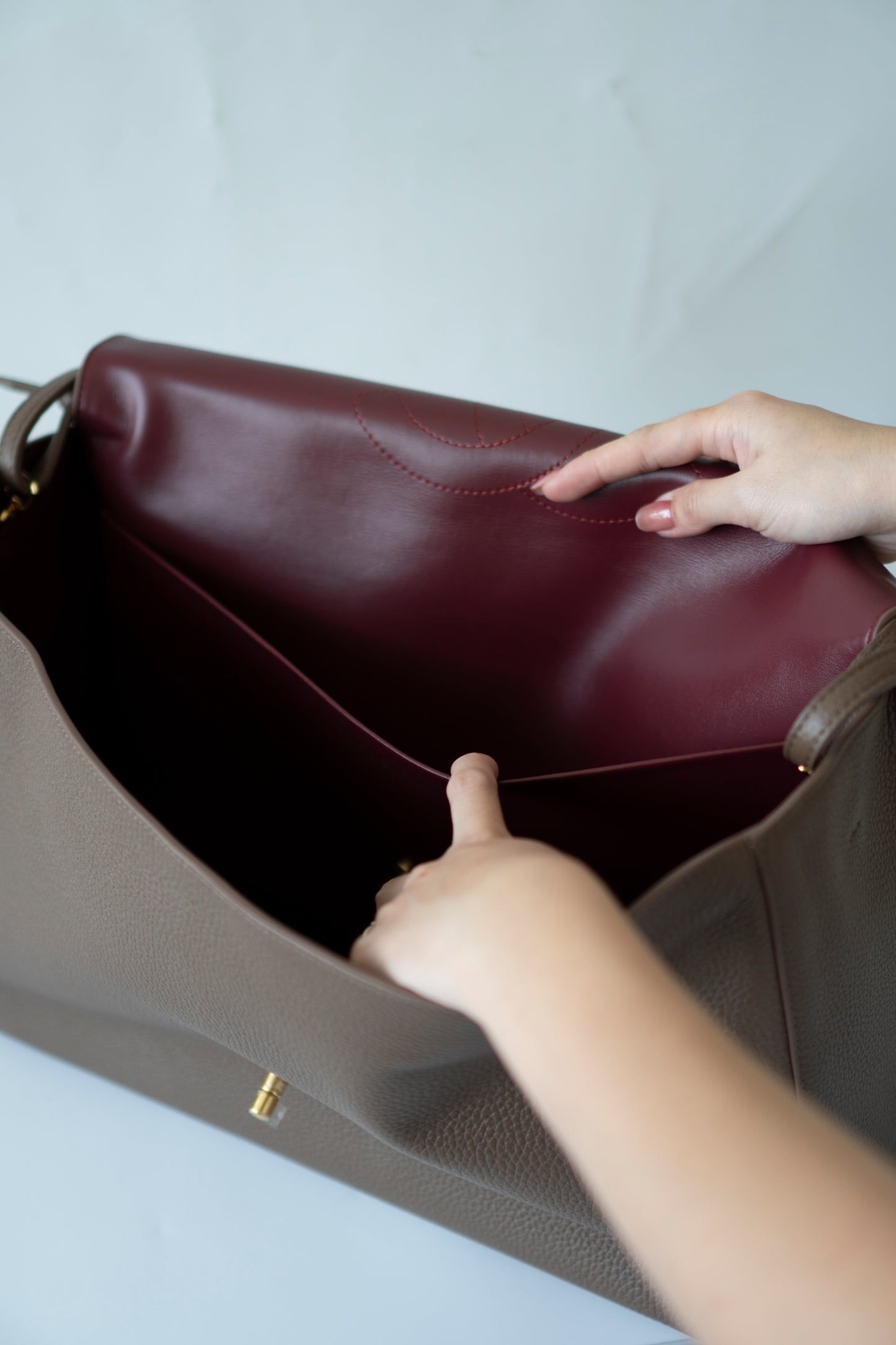 Maxi Flap 26S Souplissimo Flap Bag – Taupe Light Brown Caviar