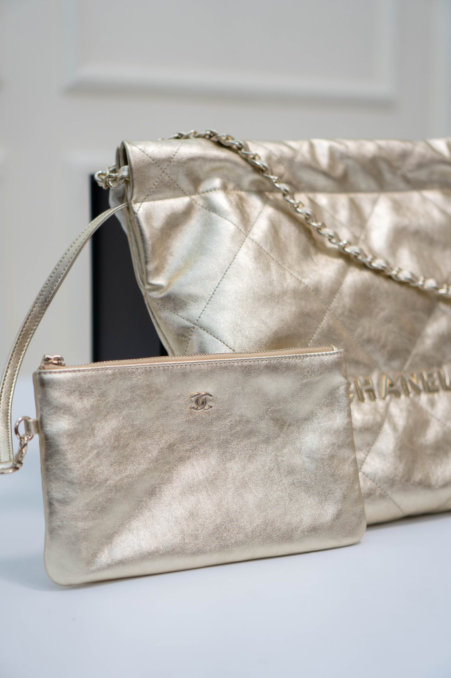 C22 Hobo Style (Small) metallic gold
