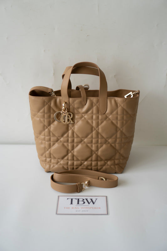 Toujours Vertical Tote – Medium Tan
