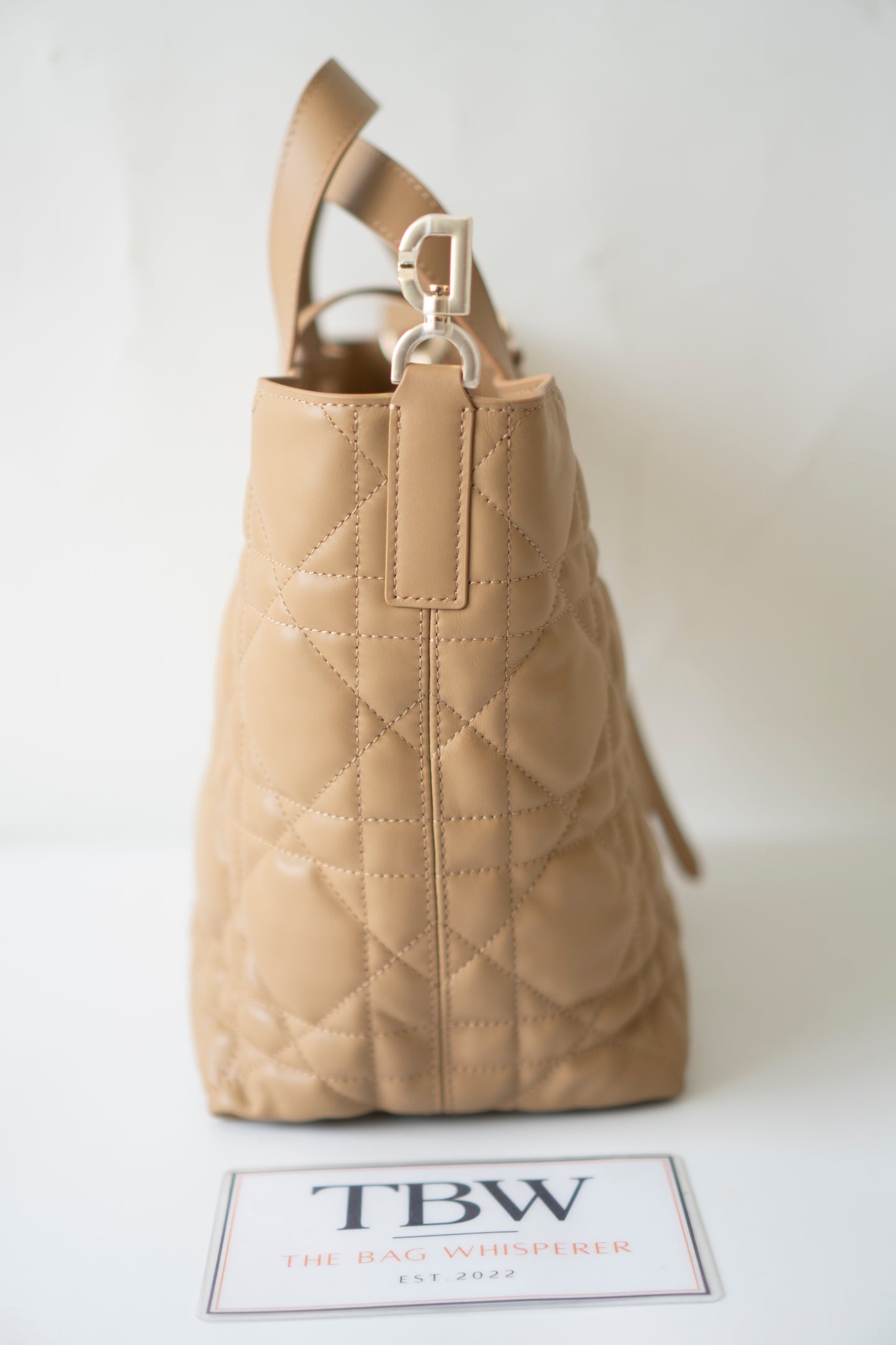 Toujours Vertical Tote – Medium Tan