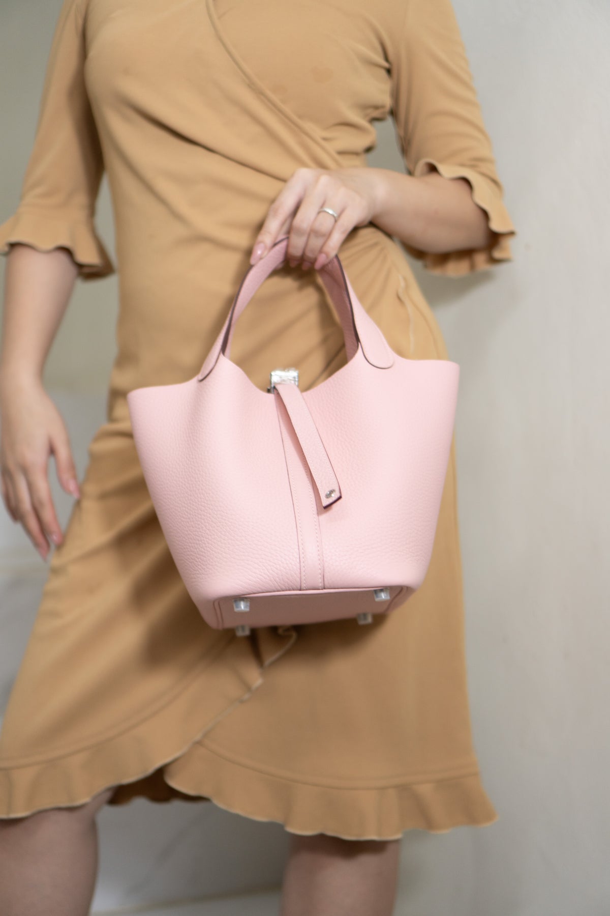 Picotin Lock 18 – Rose Sakura Clemence Leather with Palladium Hardware