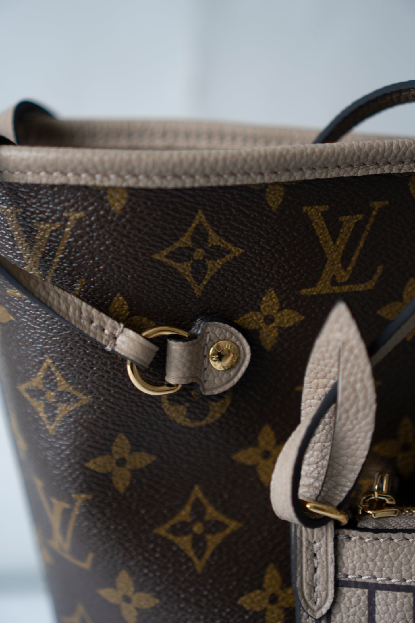 Neverfull Inside Out MM – Monogram Sand
