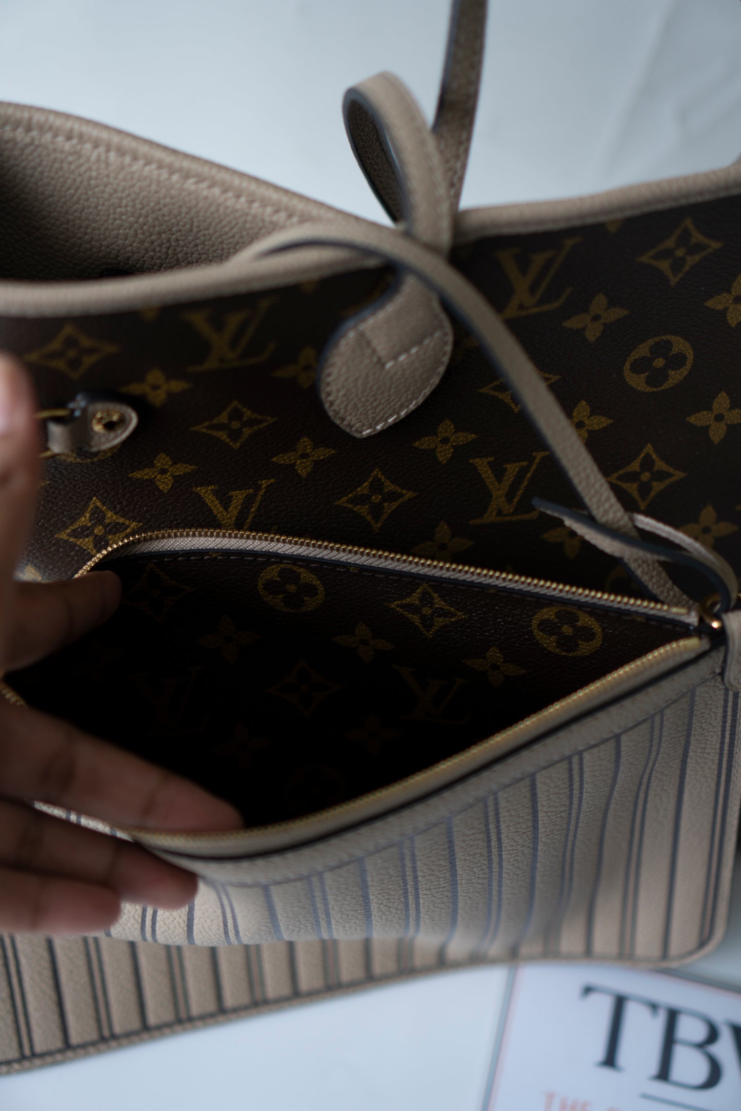 Neverfull Inside Out MM – Monogram Sand