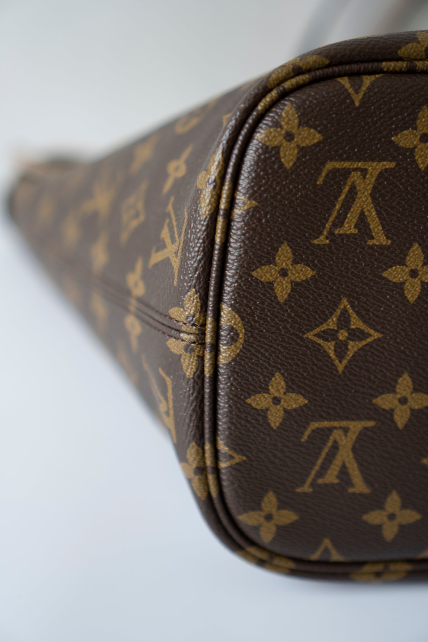 Neverfull Inside Out MM – Monogram Sand