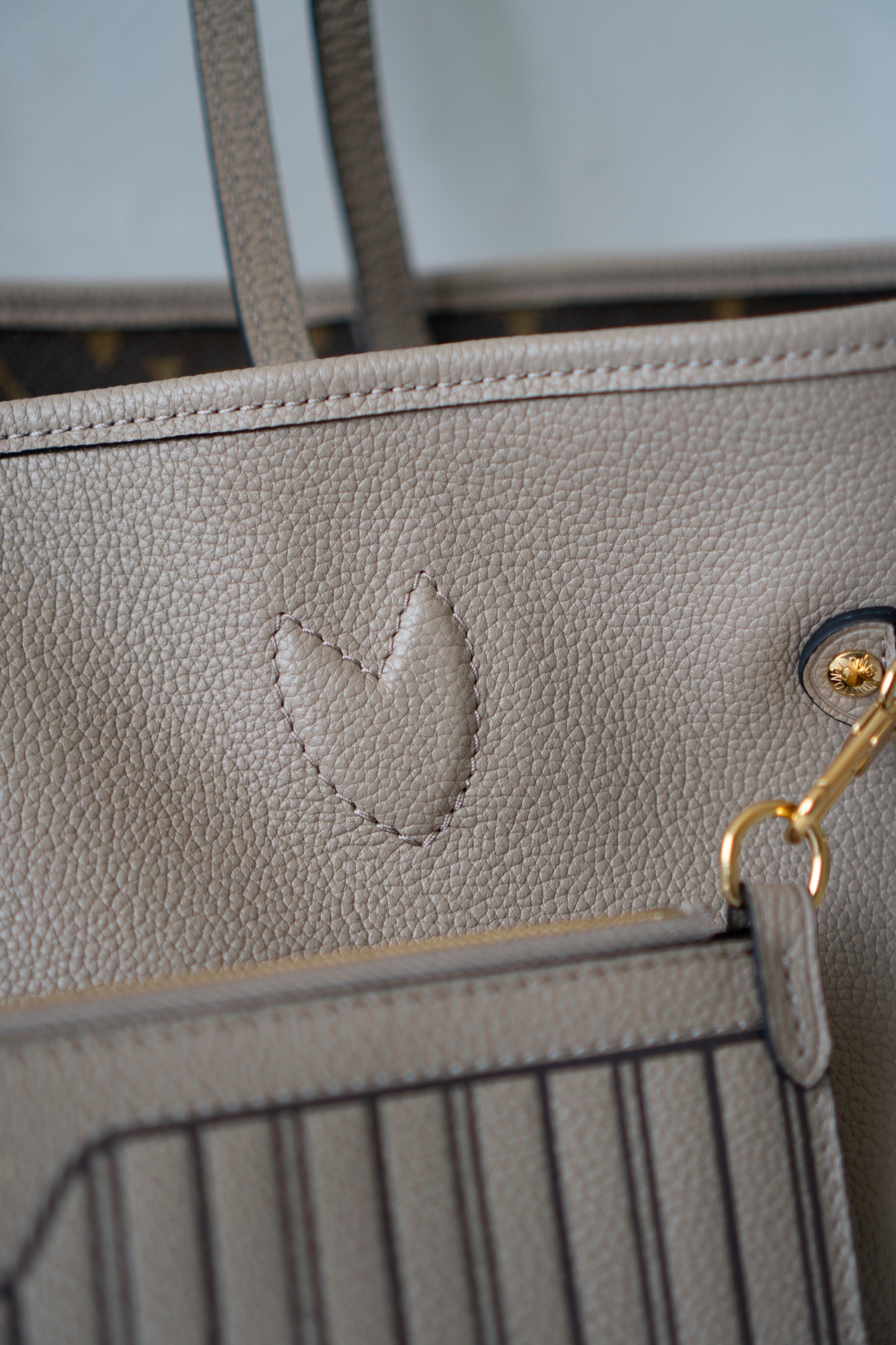 Neverfull Inside Out MM – Monogram Sand