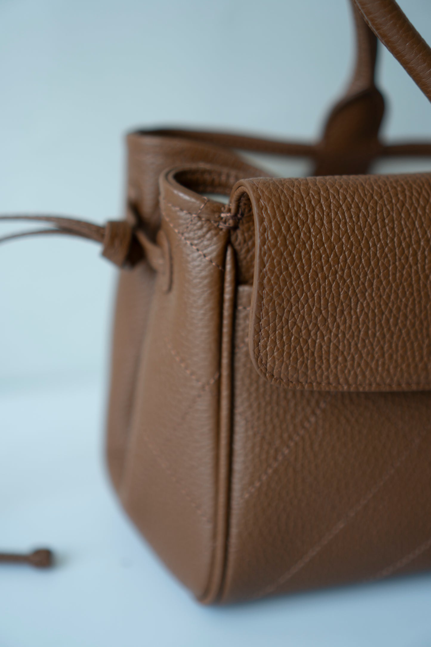 26S Urban Essential East West Shopping Flap – Camel Caviar