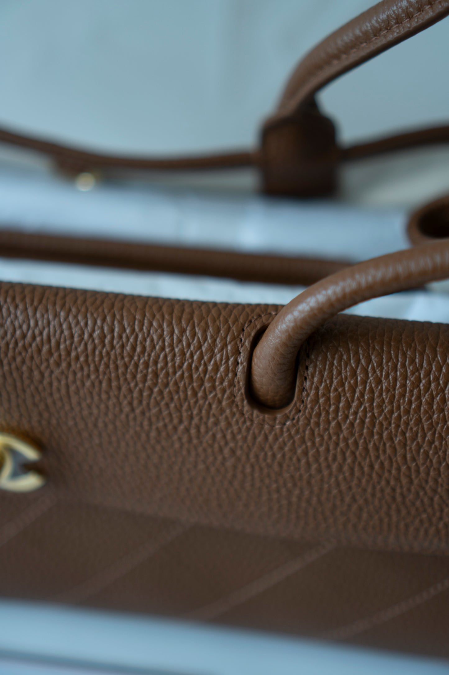 26S Urban Essential East West Shopping Flap – Camel Caviar