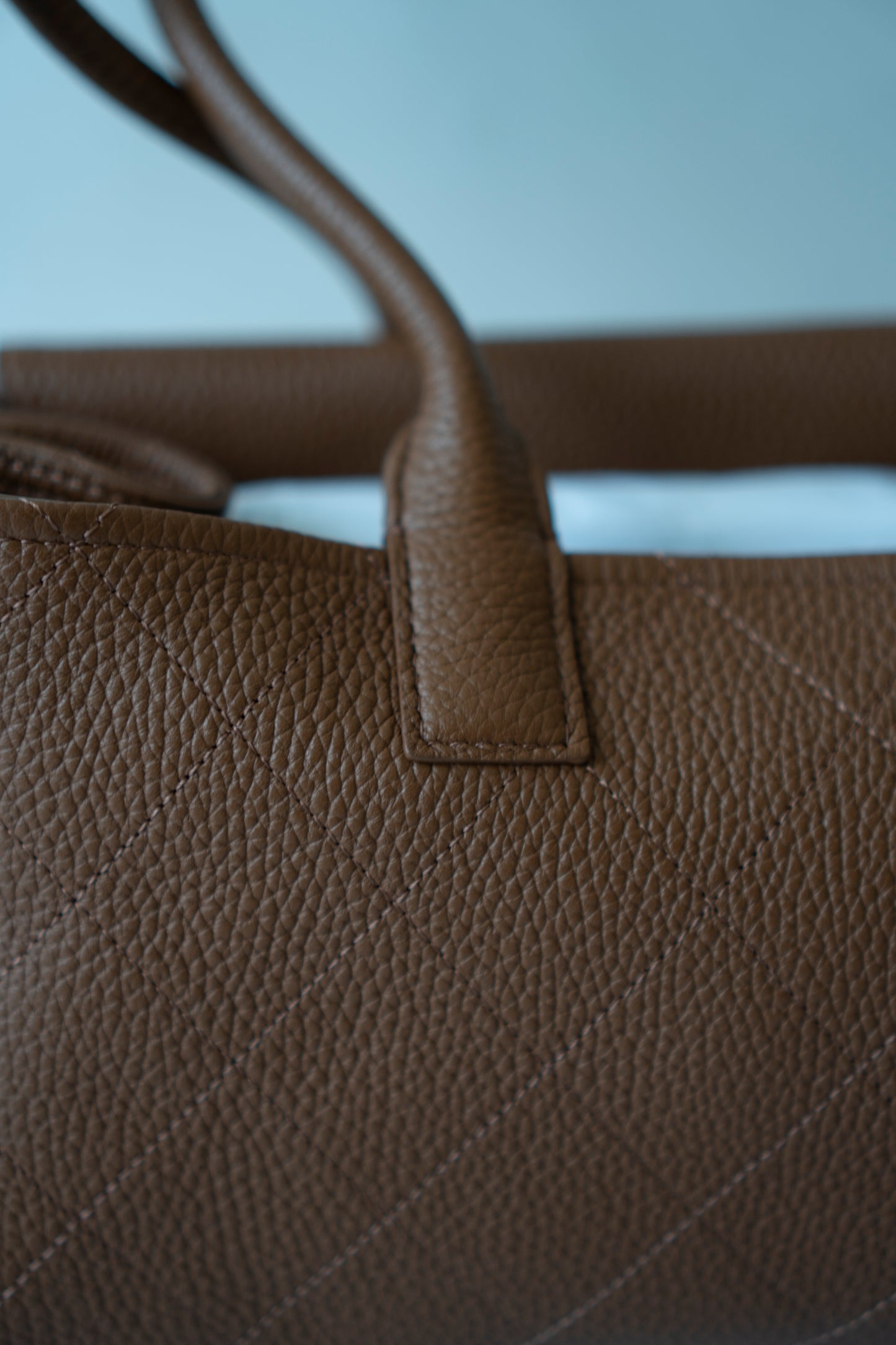26S Urban Essential East West Shopping Flap – Camel Caviar