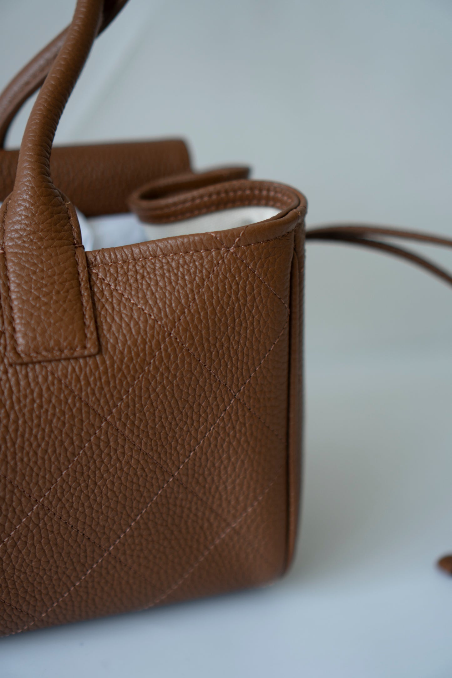 26S Urban Essential East West Shopping Flap – Camel Caviar