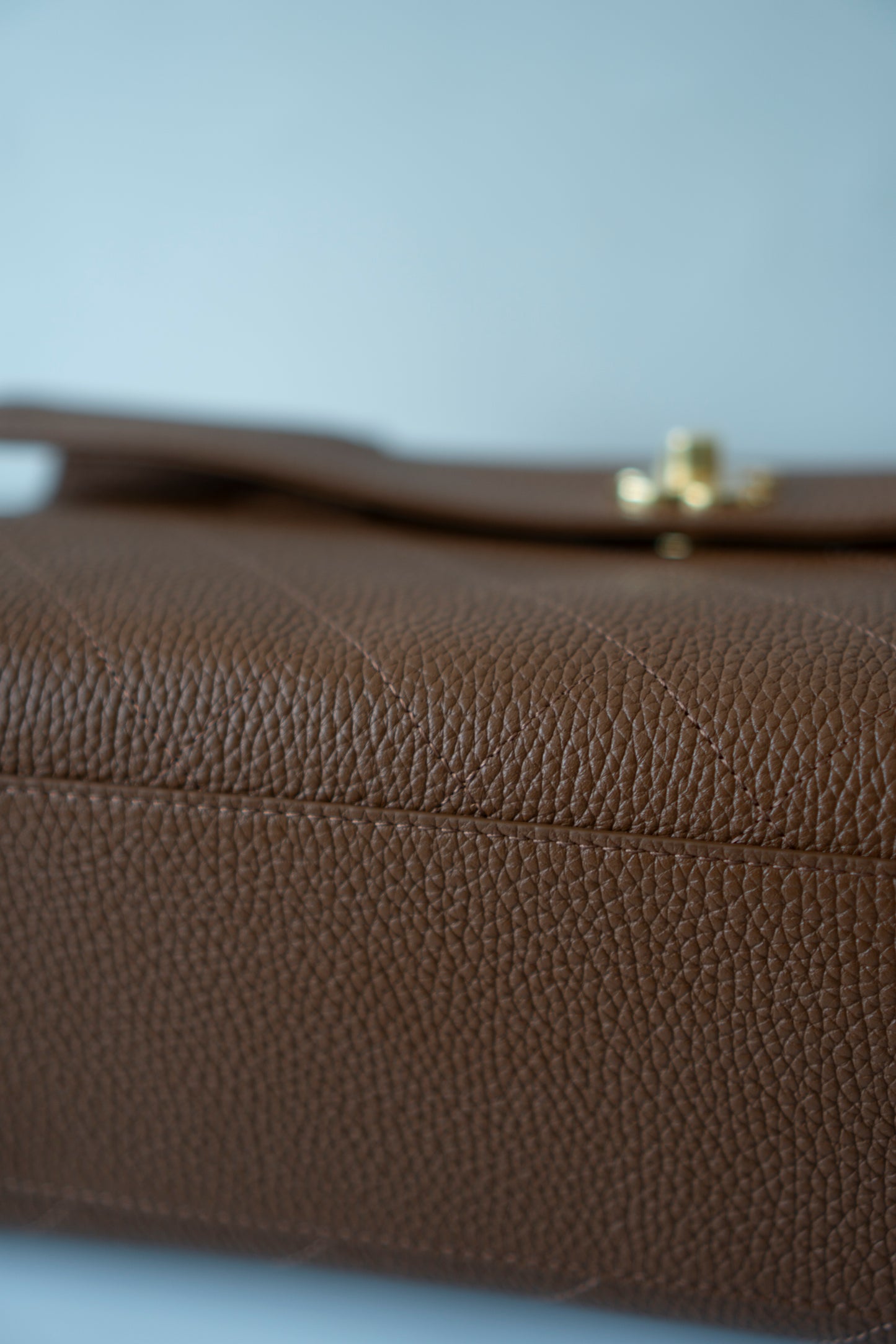 26S Urban Essential East West Shopping Flap – Camel Caviar