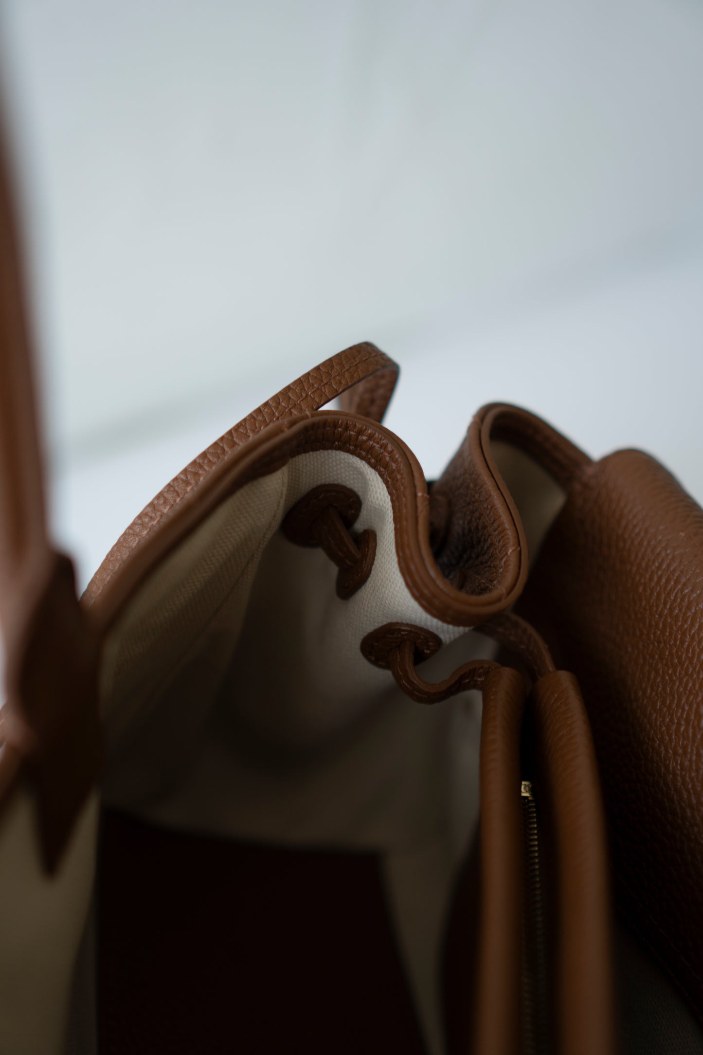 26S Urban Essential East West Shopping Flap – Camel Caviar