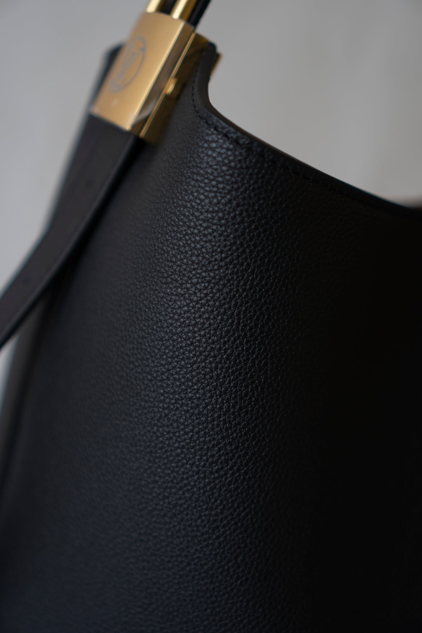 Low Key Hobo MM – Black Grained Calfskin