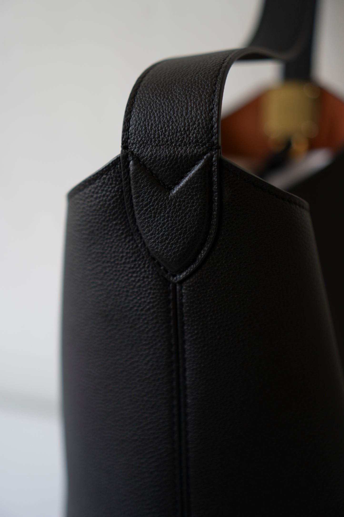 Low Key Hobo MM – Black Grained Calfskin